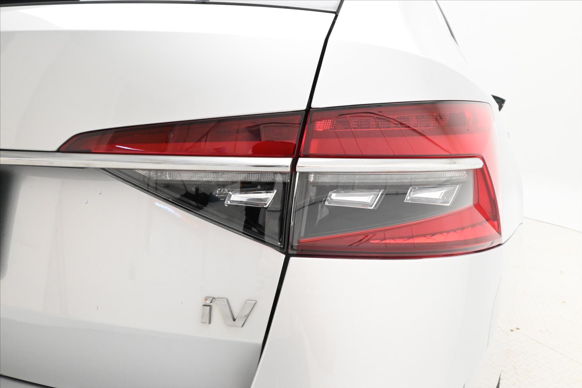 Hlavní fotografie vozu Škoda Superb 1,4 TSI iV 160 kW L&K DSG Záruka až 5 let (31)