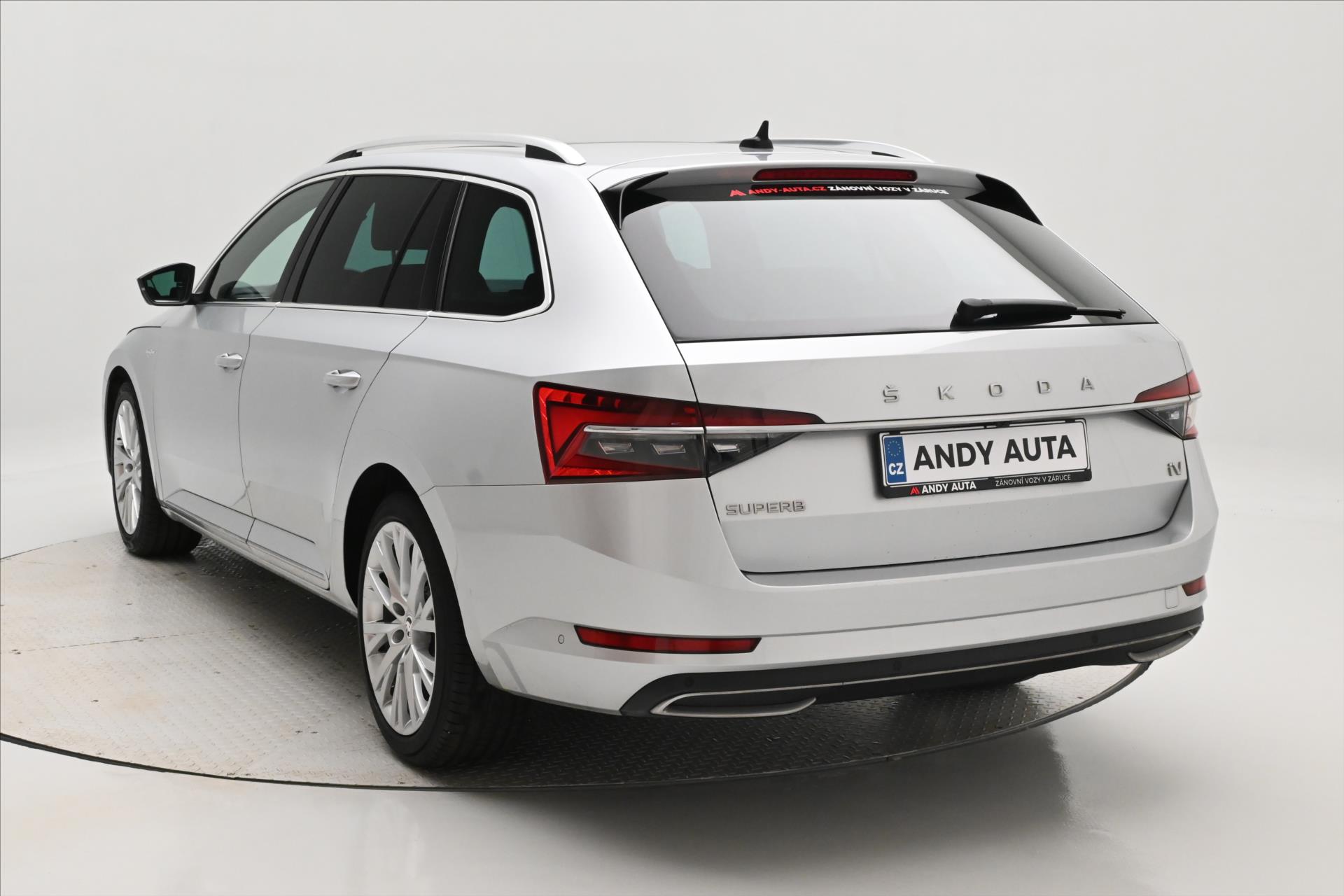 Hlavní fotografie vozu Škoda Superb 1,4 TSI iV 160 kW L&K DSG Záruka až 5 let (7)
