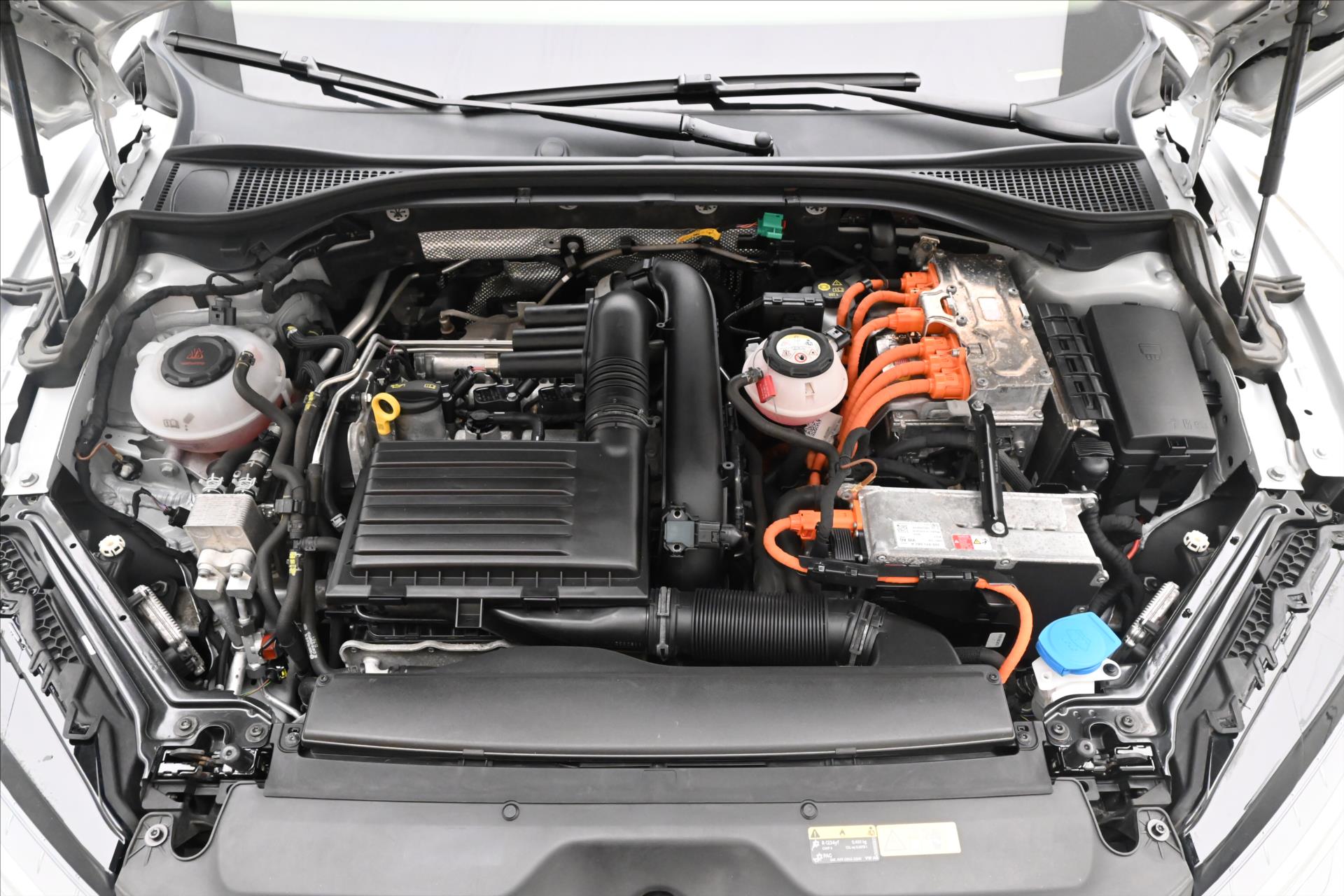 Hlavní fotografie vozu Škoda Superb 1,4 TSI iV 160 kW L&K DSG Záruka až 5 let (9)