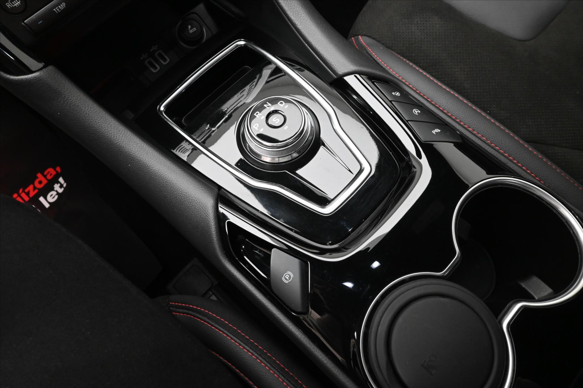 Hlavní fotografie vozu Ford Mondeo 2,0 EcoBlue 140 kW ST-Line Záruka až 5 let (21)