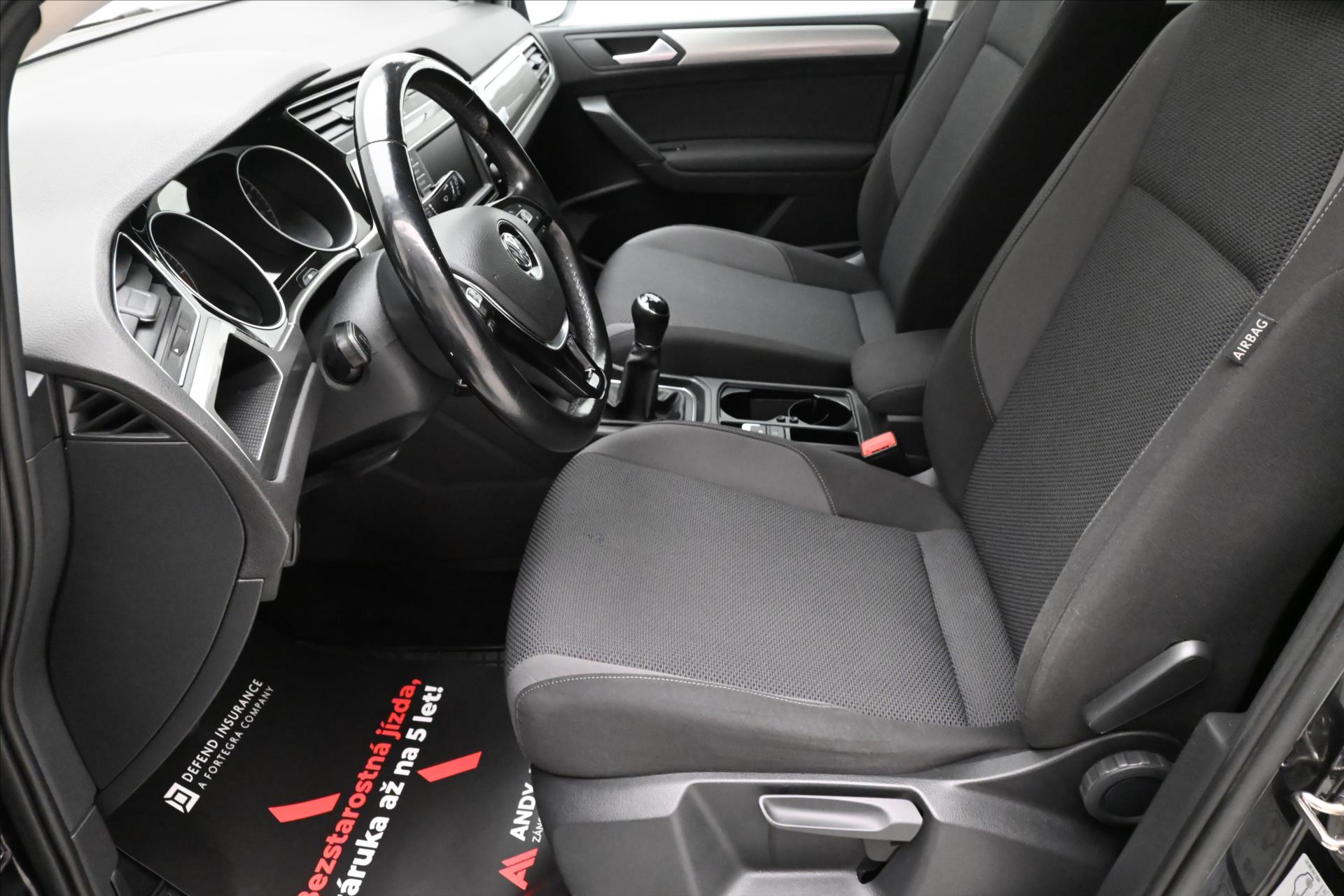 Hlavní fotografie vozu Volkswagen Touran 1,6 TDI 85 kW Navigace Záruka (13)