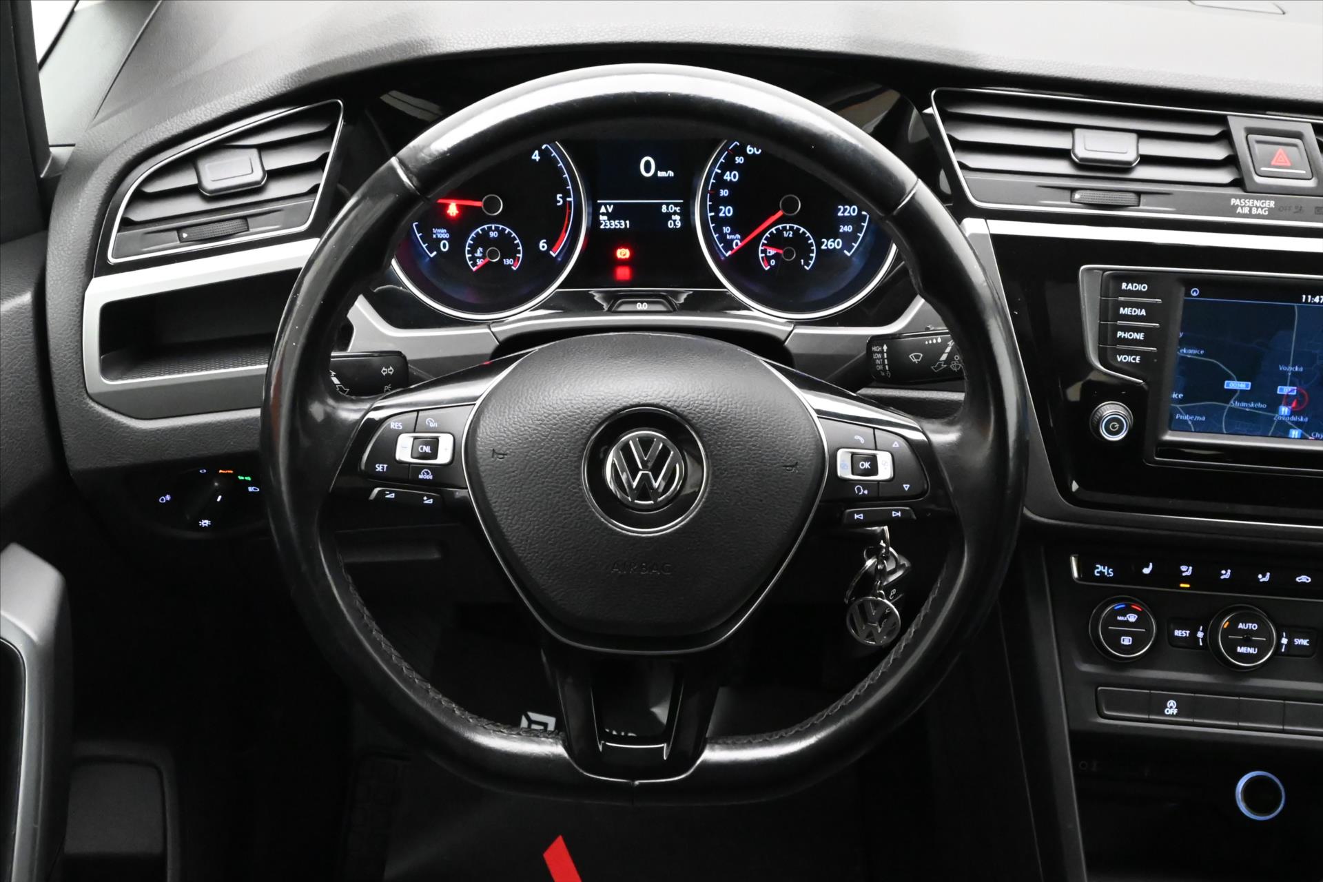 Hlavní fotografie vozu Volkswagen Touran 1,6 TDI 85 kW Navigace Záruka (18)