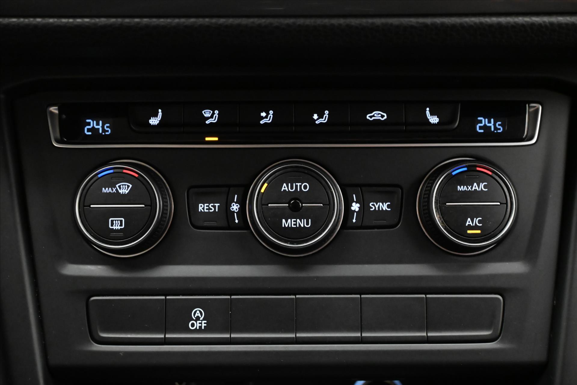 Hlavní fotografie vozu Volkswagen Touran 1,6 TDI 85 kW Navigace Záruka (21)