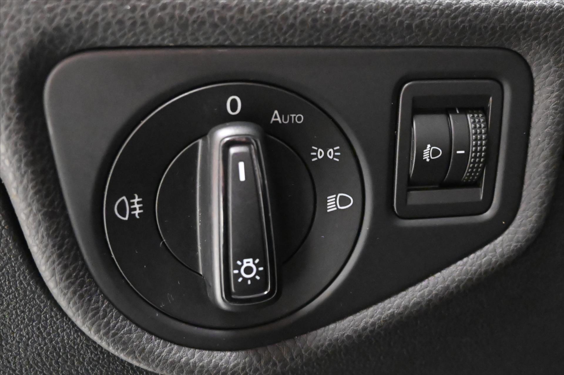 Hlavní fotografie vozu Volkswagen Touran 1,6 TDI 85 kW Navigace Záruka (26)