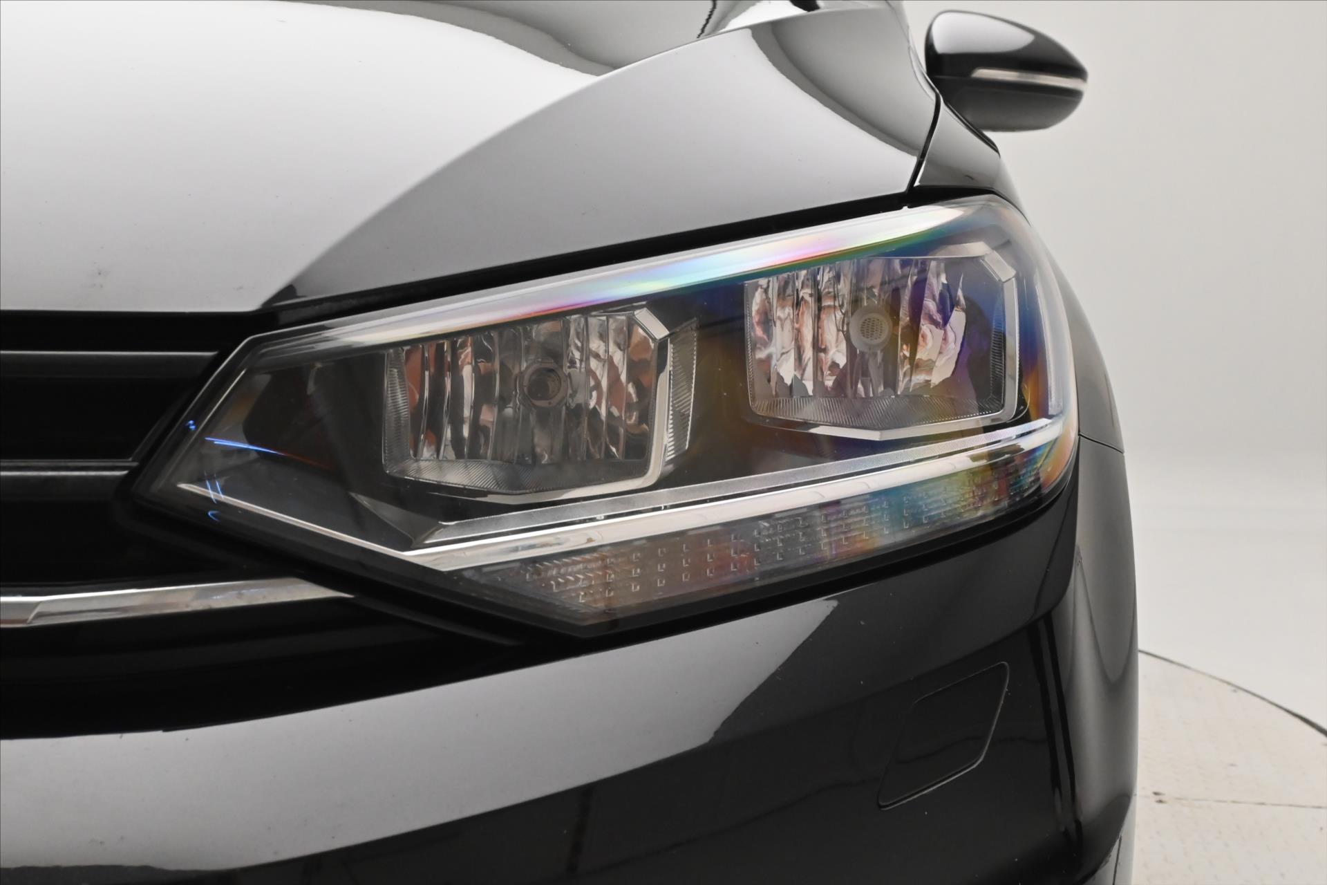 Hlavní fotografie vozu Volkswagen Touran 1,6 TDI 85 kW Navigace Záruka (28)