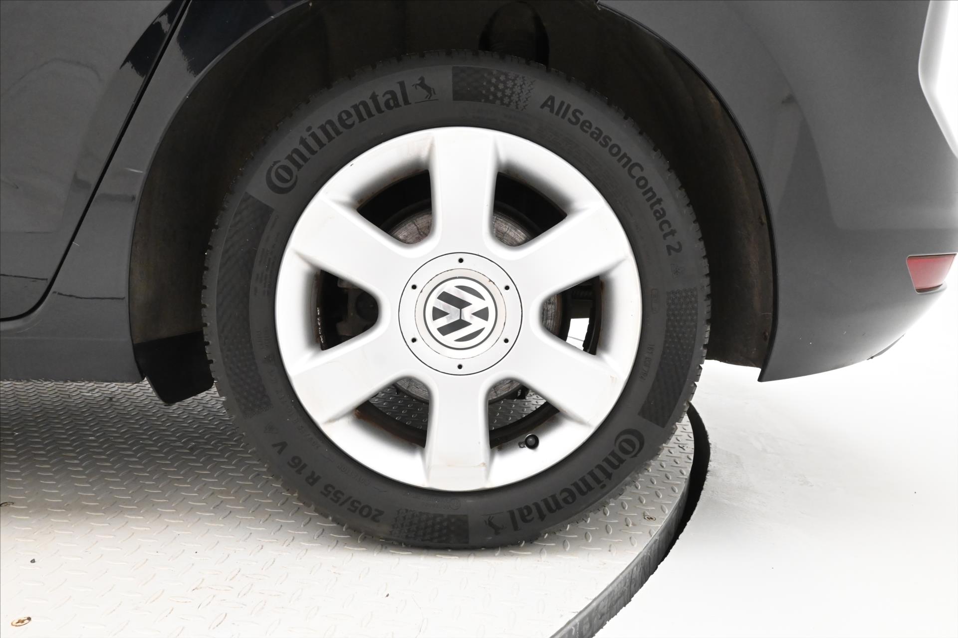 Hlavní fotografie vozu Volkswagen Touran 1,6 TDI 85 kW Navigace Záruka (30)