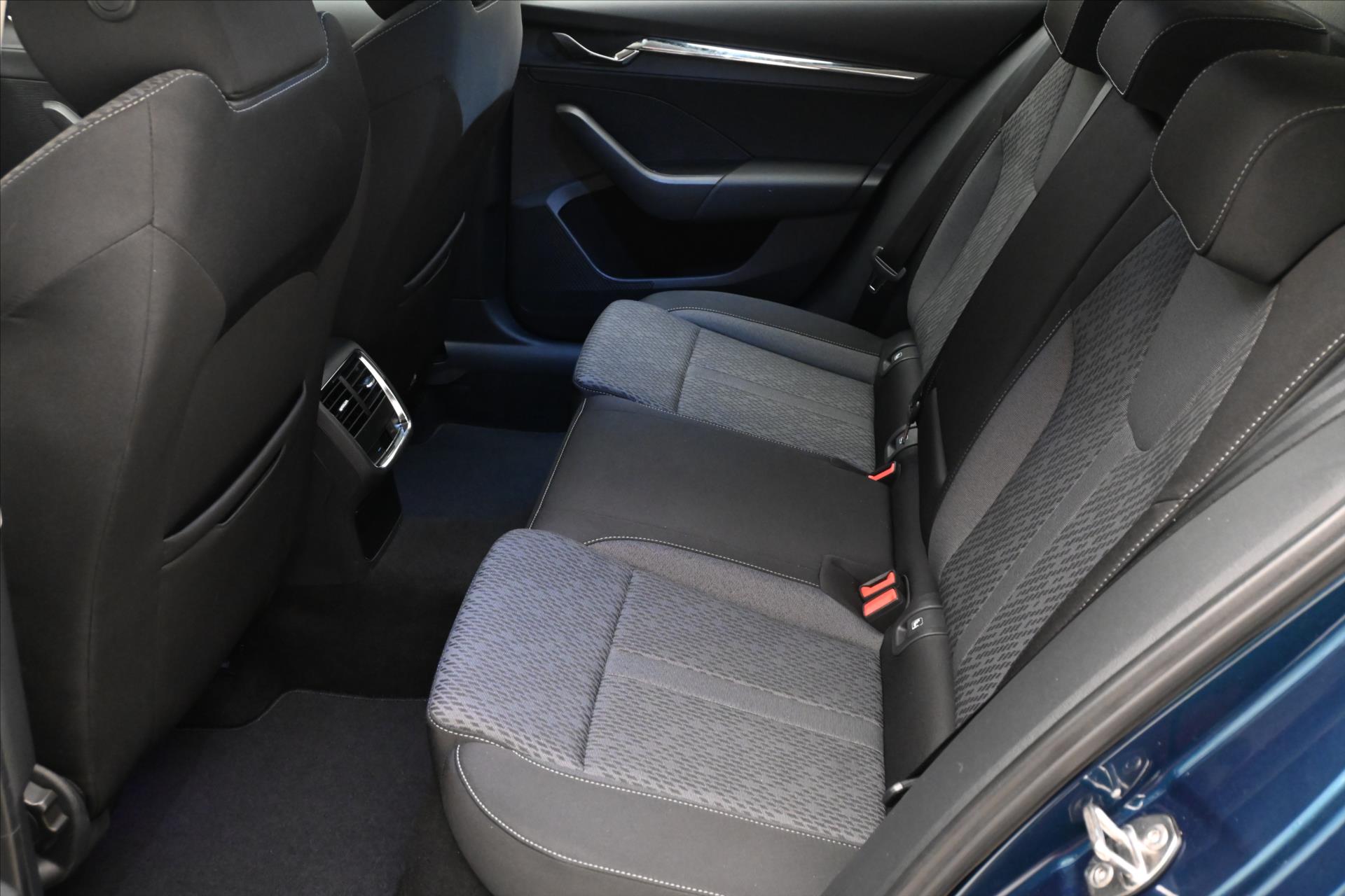 Main photo of the car Skoda Octavia 2.0 TDI 110KW DSG Style Warranty up to 5 years (14)