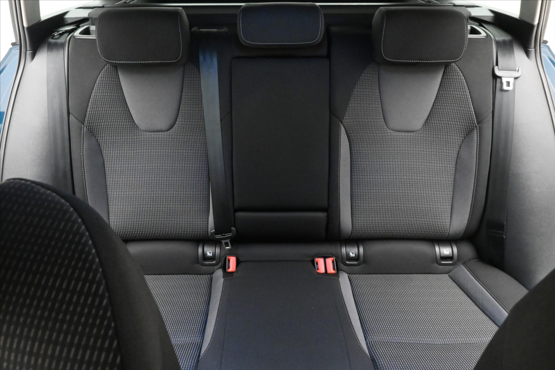 Hlavní fotografie vozu Škoda Octavia 2,0 TDI 110 KW DSG Business Záruka až 5 let (27)