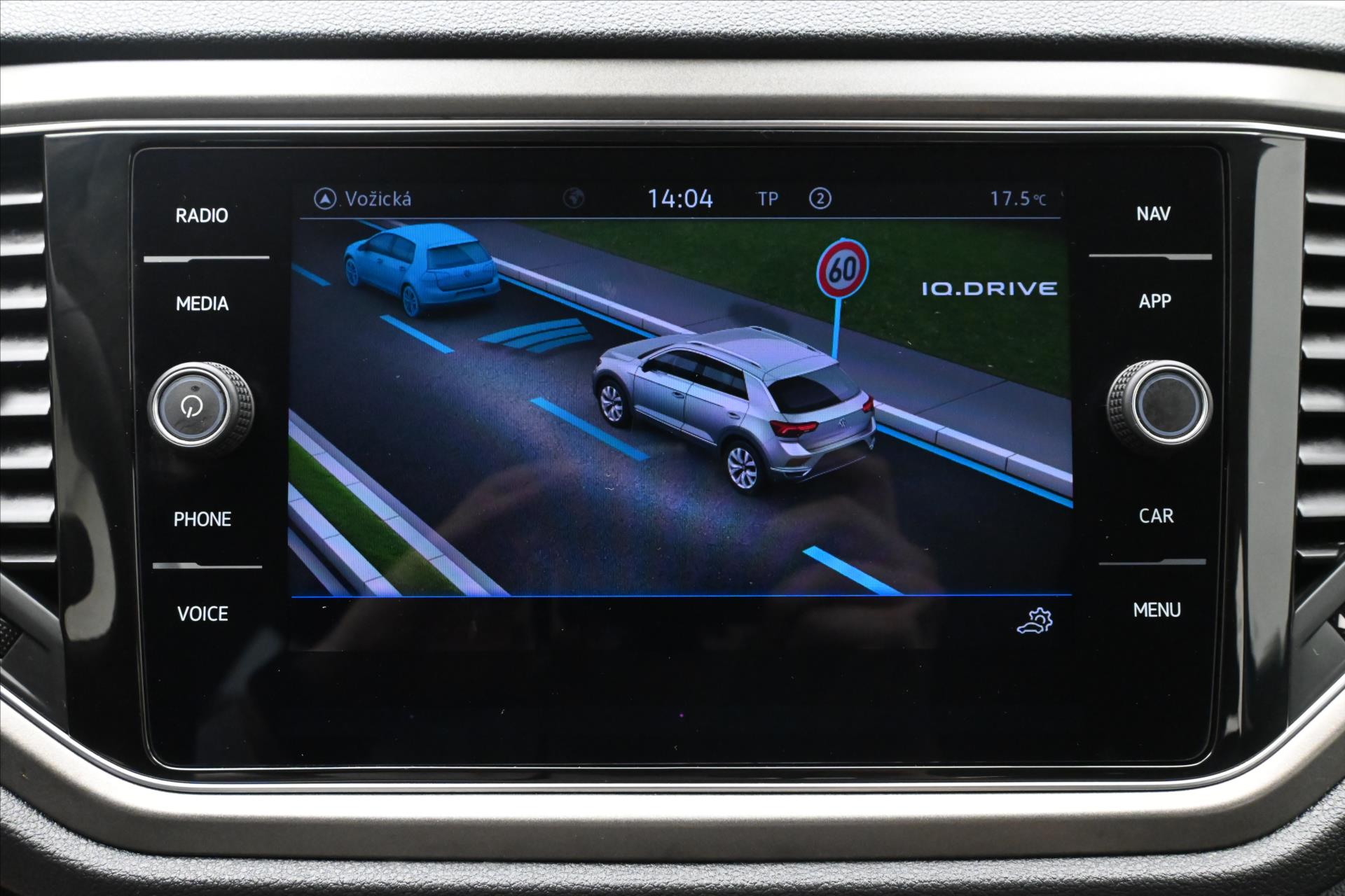 Main photo of the car Volkswagen T-Roc 1.5 TSI 110 kW DSG Navi Warranty up to 5 years (19)