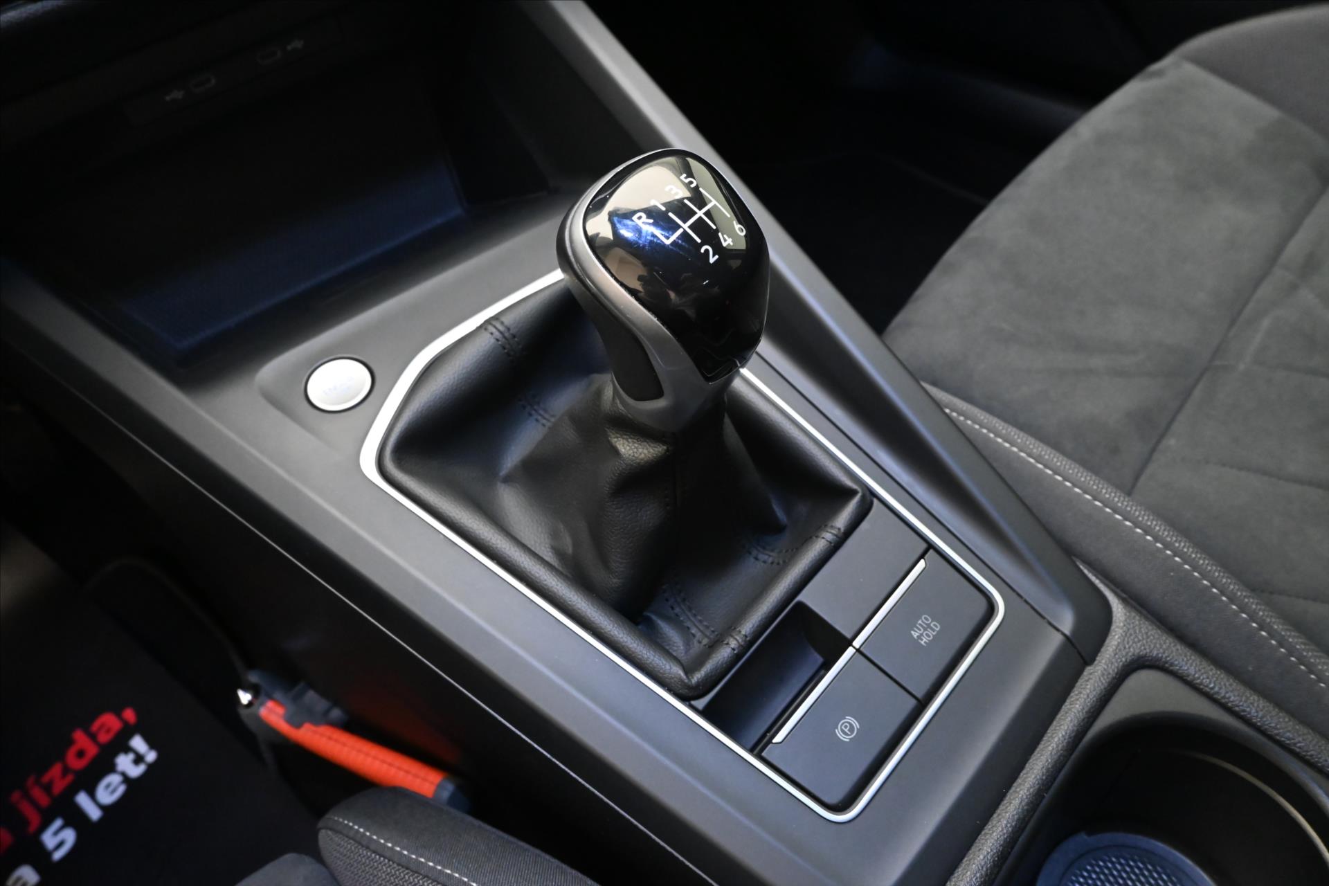 Main photo of the car Volkswagen Golf 1.5 TSI 96 kW Life Business Warranty up to 5 years (22)