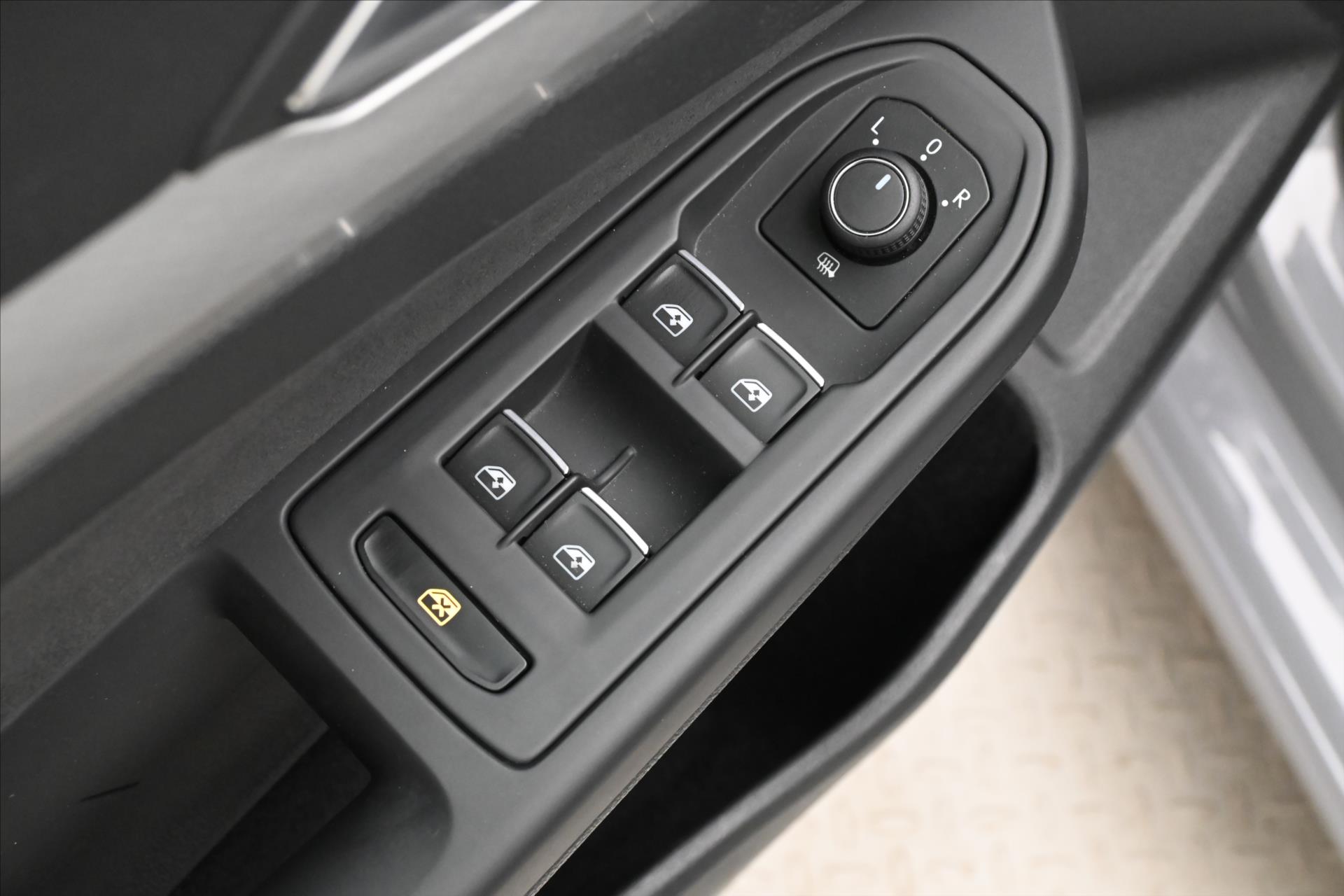 Main photo of the car Volkswagen Golf 1.5 TSI 96 kW Life Business Warranty up to 5 years (25)
