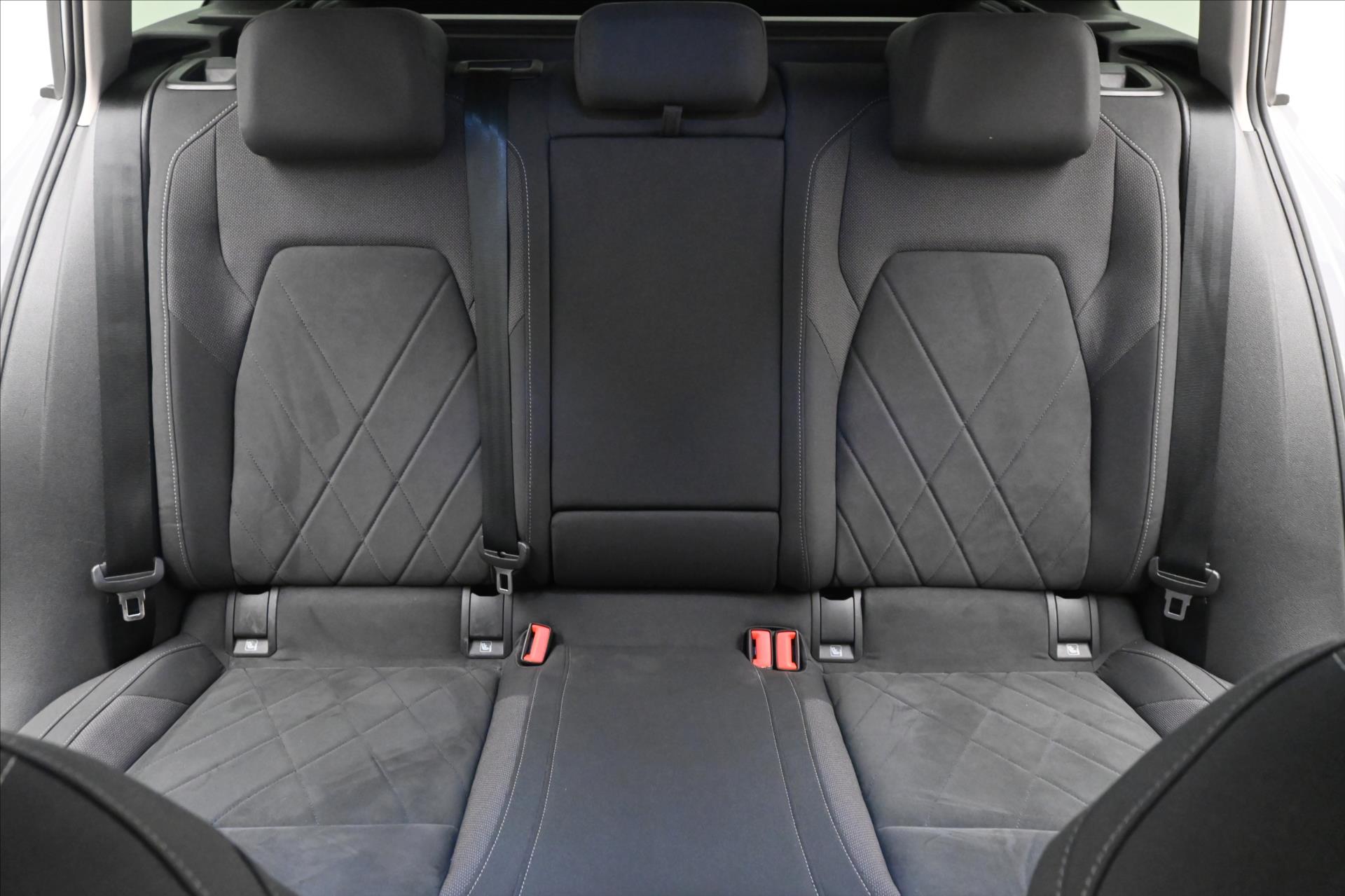 Main photo of the car Volkswagen Golf 1.5 TSI 96 kW Life Business Warranty up to 5 years (27)