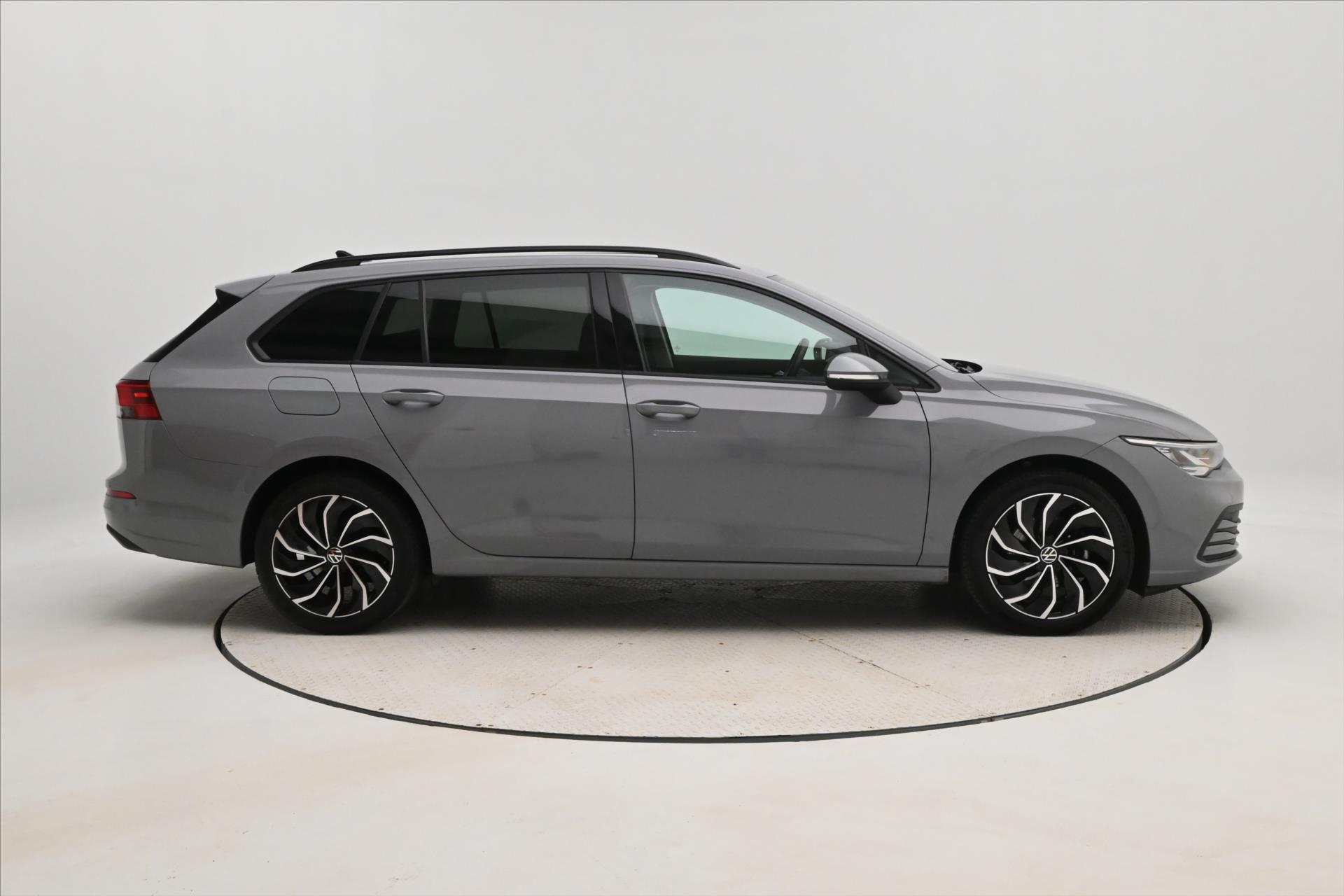 Main photo of the car Volkswagen Golf 1.5 TSI 96 kW Life Business Warranty up to 5 years (4)