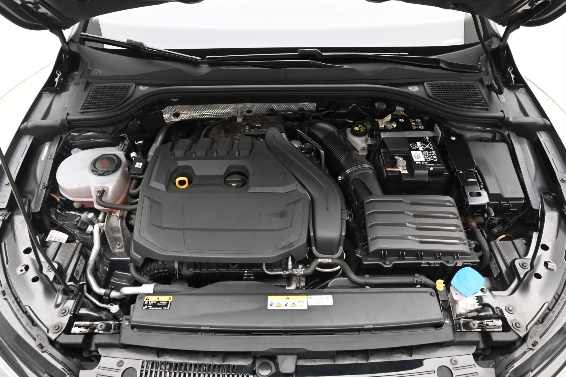 Main photo of the car Volkswagen Golf 1.5 TSI 96 kW Life Business Warranty up to 5 years (9)