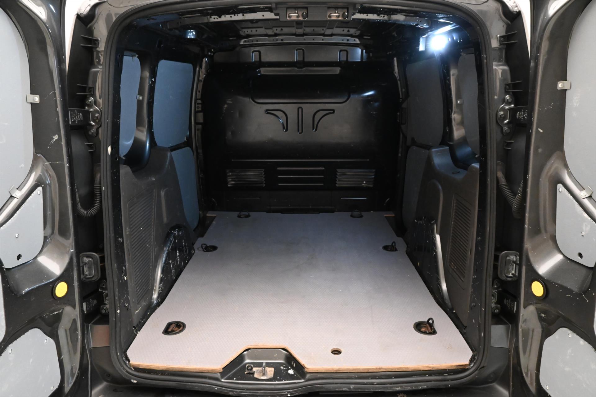 Main photo of the car Ford Transit Connect 1,5 TDCI 76 kW Ecoblue Záruka až 5 let (11)