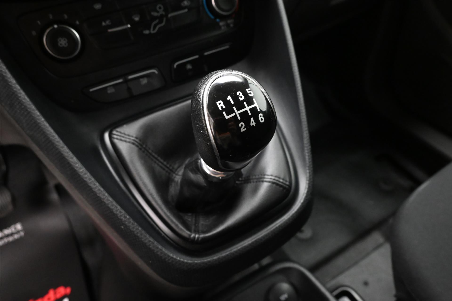 Main photo of the car Ford Transit Connect 1,5 TDCI 76 kW Ecoblue Záruka až 5 let (22)