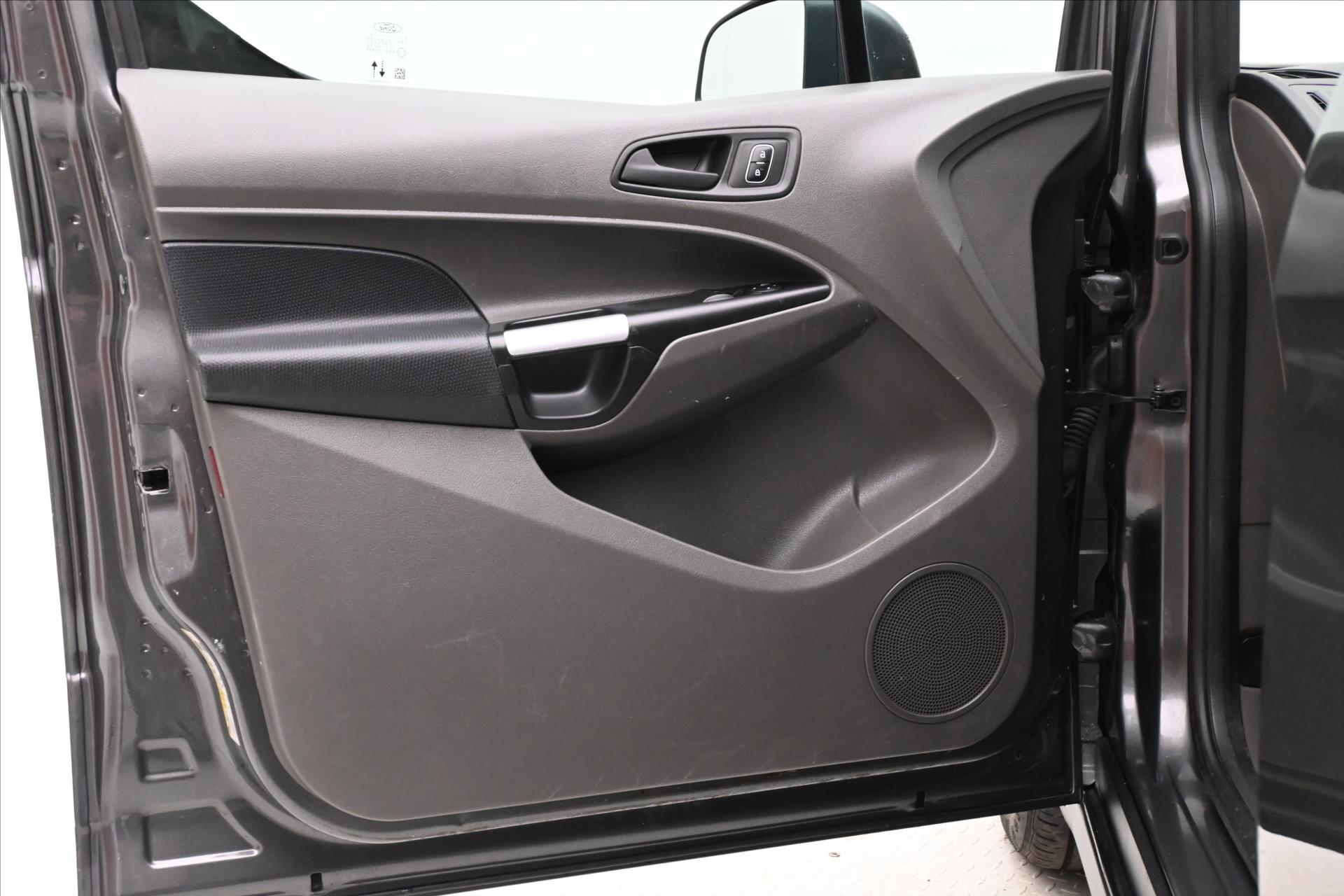 Hlavní fotografie vozu Ford Transit Connect 1,5 TDCI 76 kW Ecoblue Záruka až 5 let (23)