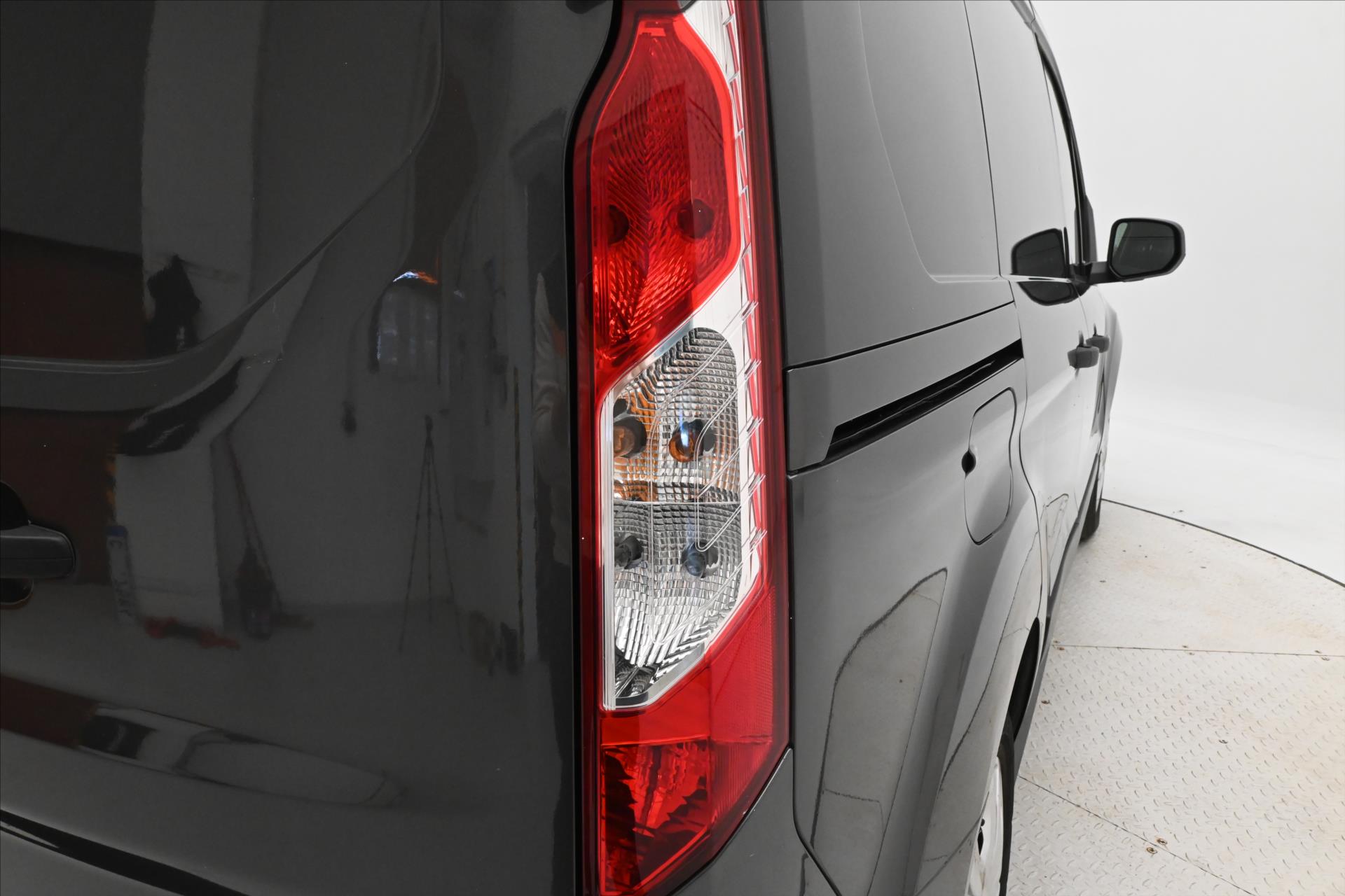 Main photo of the car Ford Transit Connect 1,5 TDCI 76 kW Ecoblue Záruka až 5 let (29)