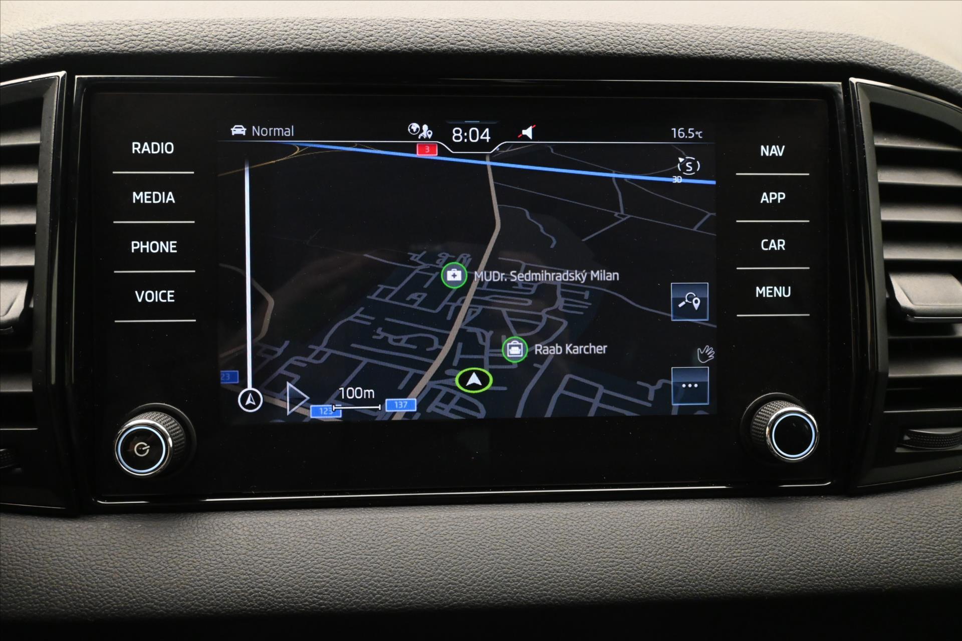 Hlavní fotografie vozu Škoda Karoq 1,5 TSI 110 kW SPORTLINE Záruka až 5 let (19)