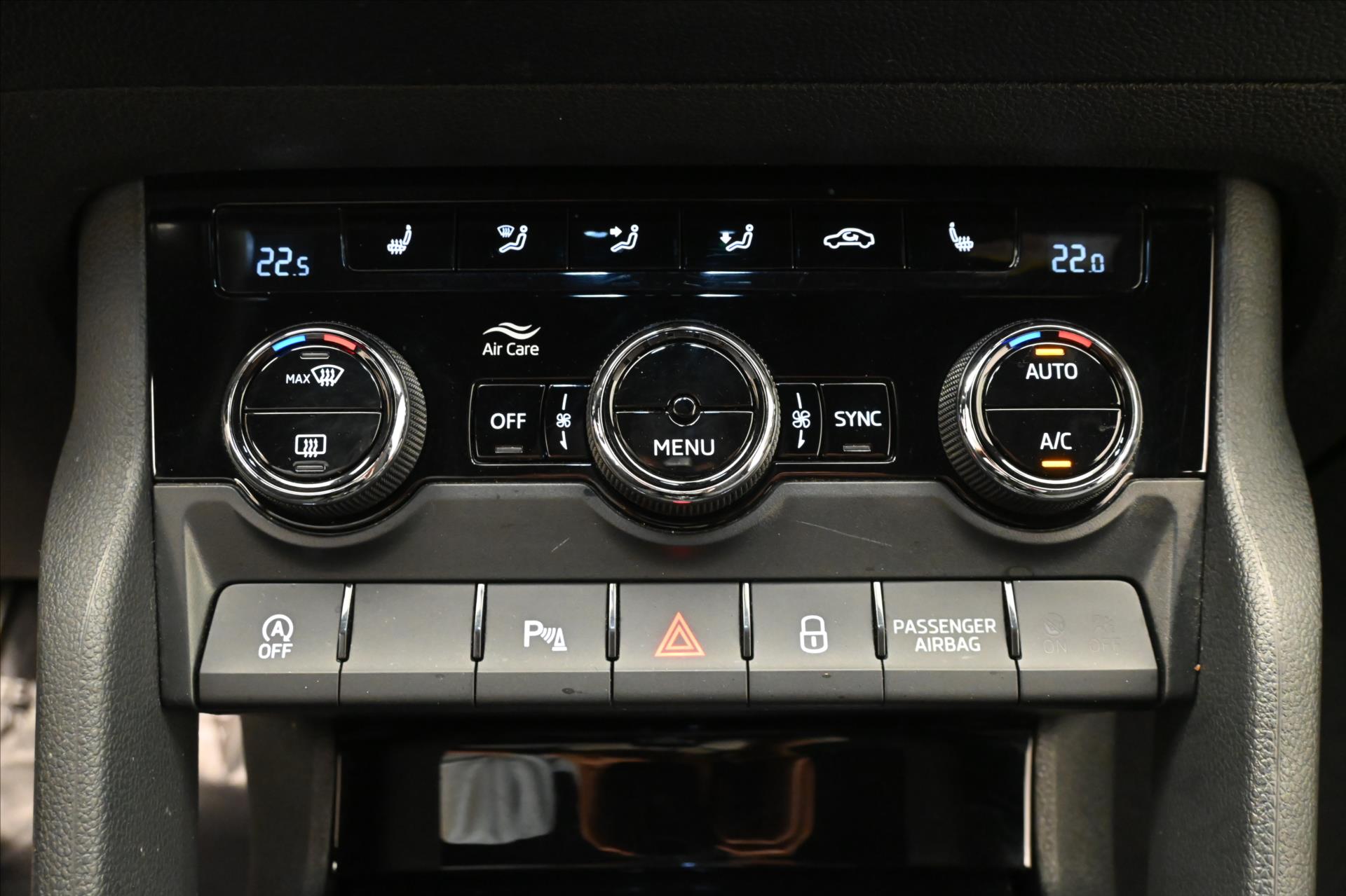 Hlavní fotografie vozu Škoda Karoq 1,5 TSI 110 kW SPORTLINE Záruka až 5 let (21)