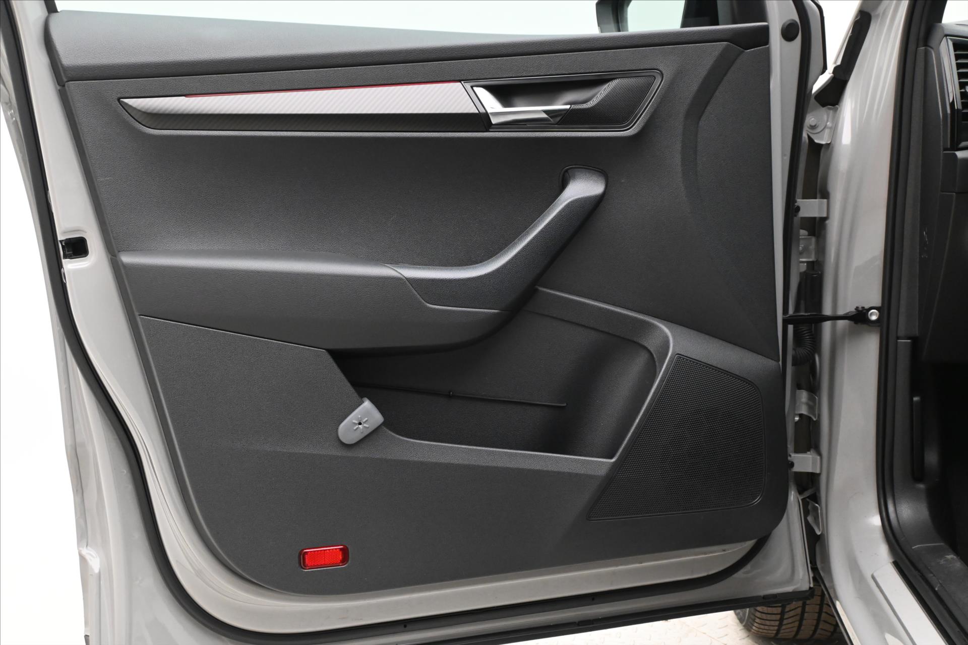 Hlavní fotografie vozu Škoda Karoq 1,5 TSI 110 kW SPORTLINE Záruka až 5 let (24)