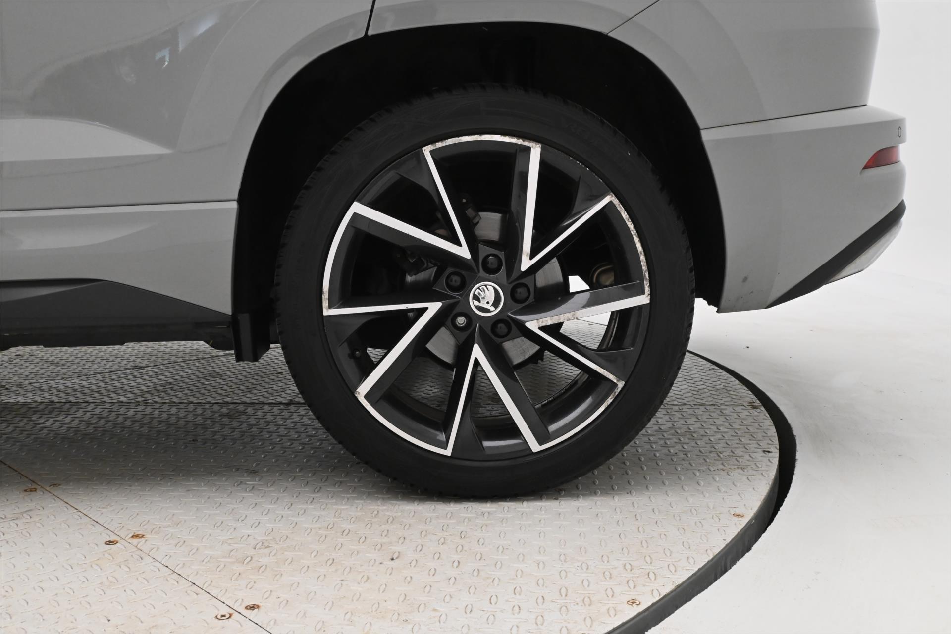 Hlavní fotografie vozu Škoda Karoq 1,5 TSI 110 kW SPORTLINE Záruka až 5 let (31)