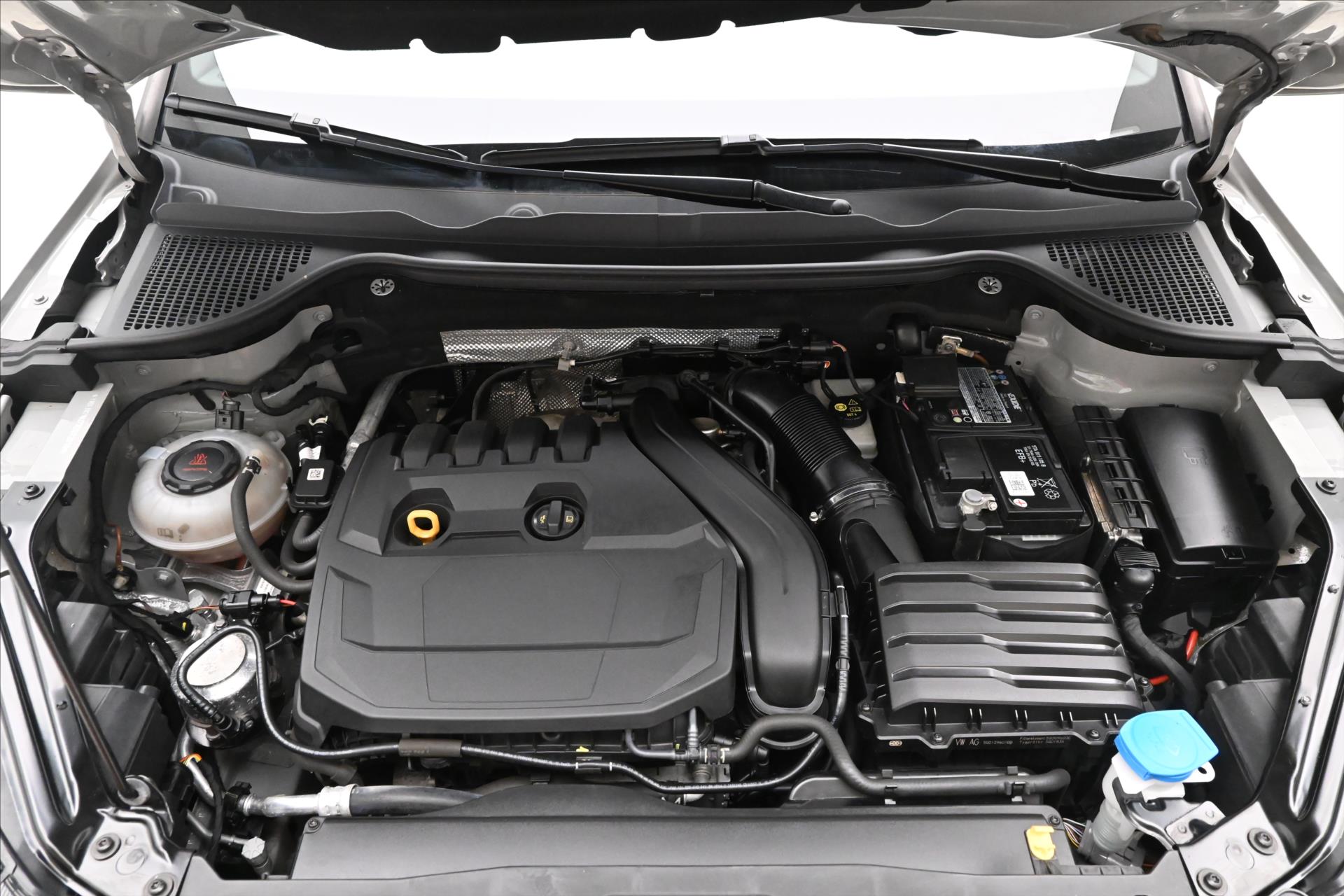 Hlavní fotografie vozu Škoda Karoq 1,5 TSI 110 kW SPORTLINE Záruka až 5 let (9)