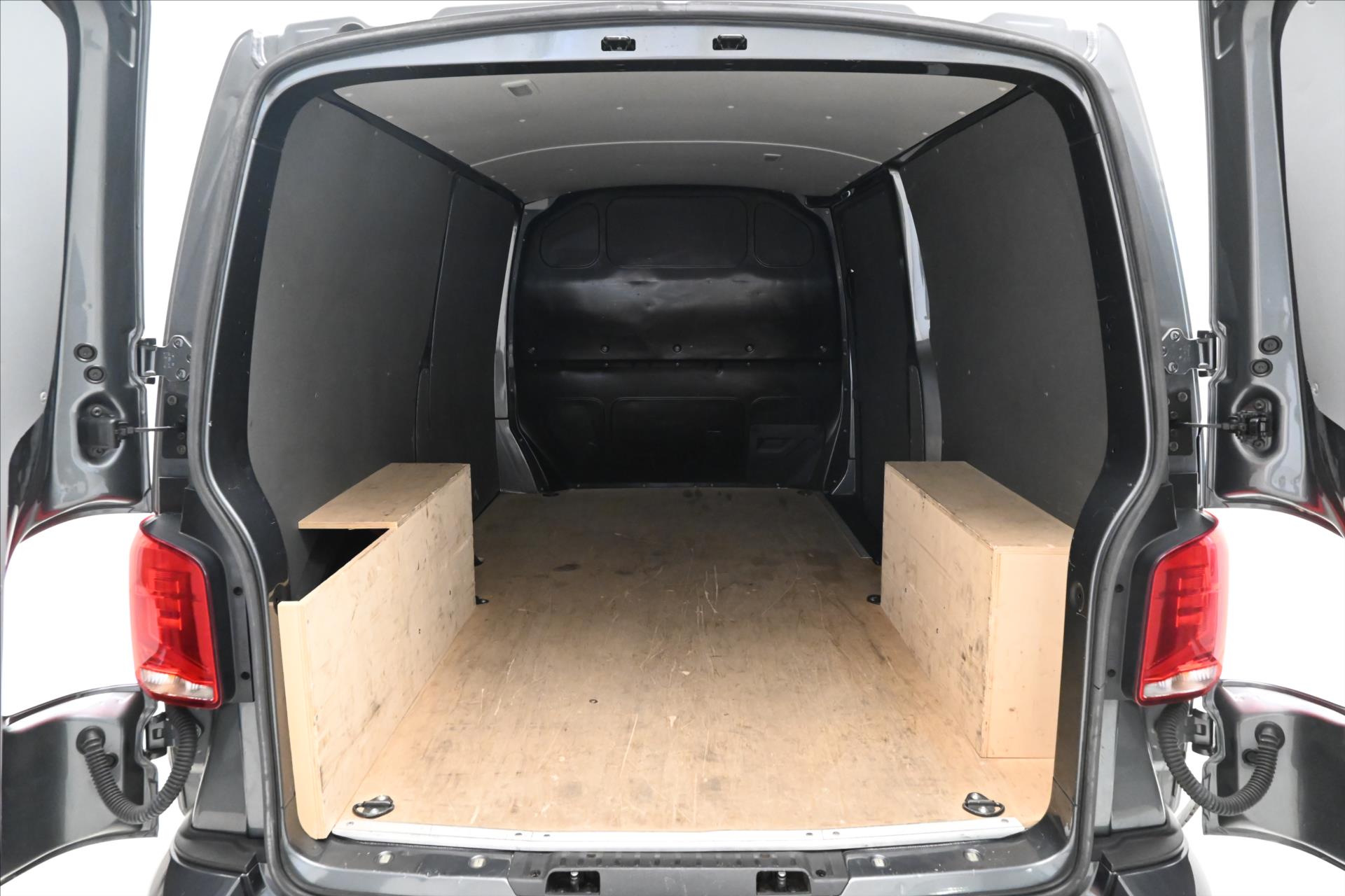 Hlavní fotografie vozu Volkswagen Transporter 2,0 TDI 110 kW DSG LONG Záruka až 5 let (10)