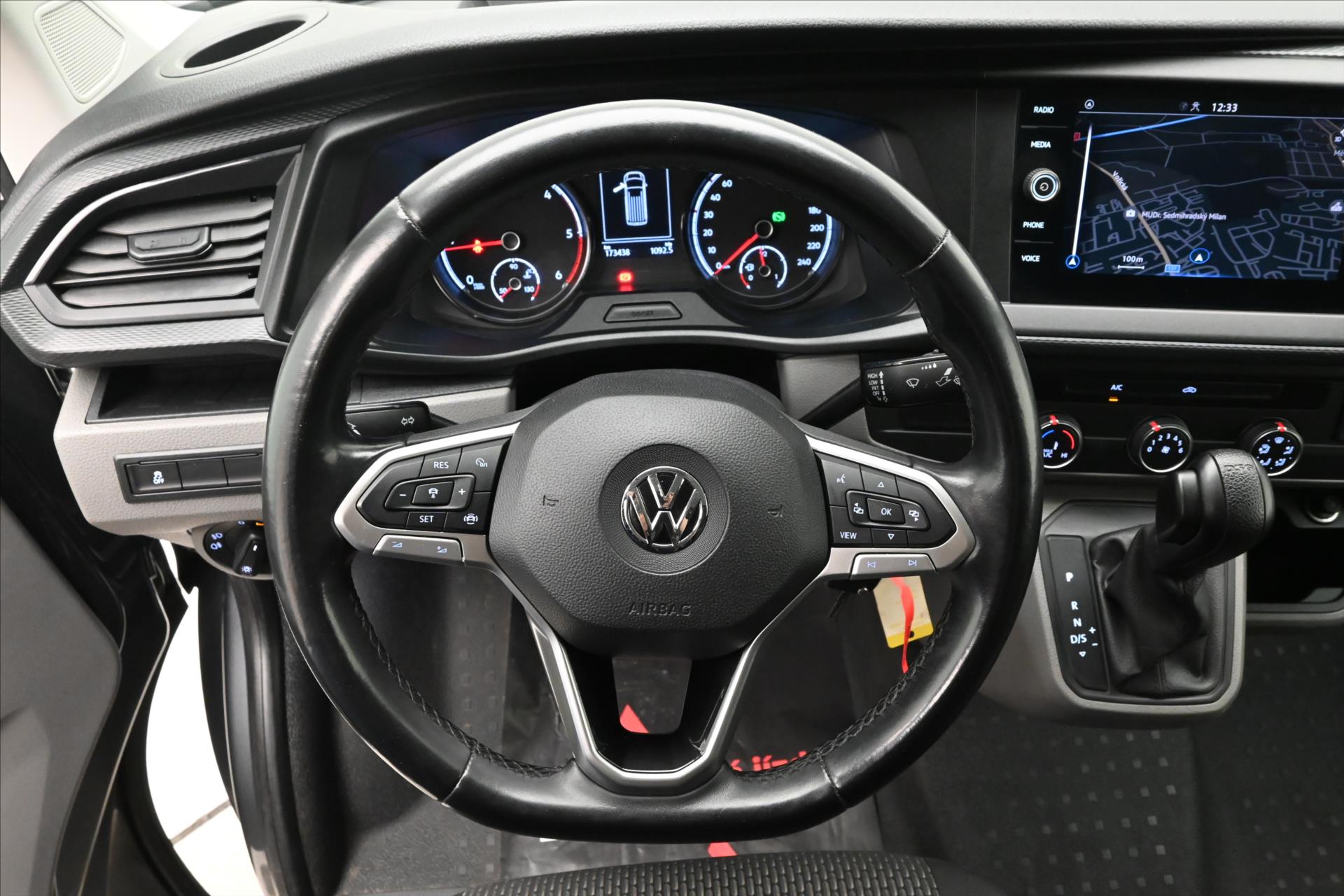 Hlavní fotografie vozu Volkswagen Transporter 2,0 TDI 110 kW DSG LONG Záruka až 5 let (18)