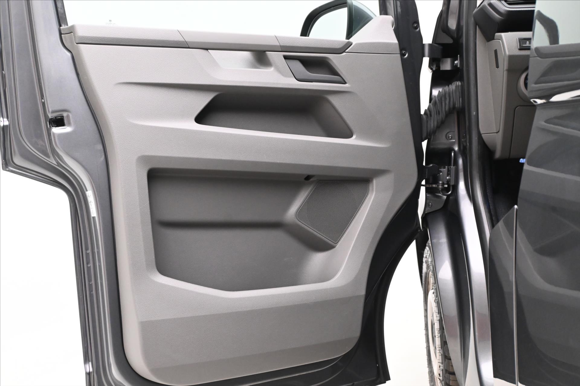 Hlavní fotografie vozu Volkswagen Transporter 2,0 TDI 110 kW DSG LONG Záruka až 5 let (24)