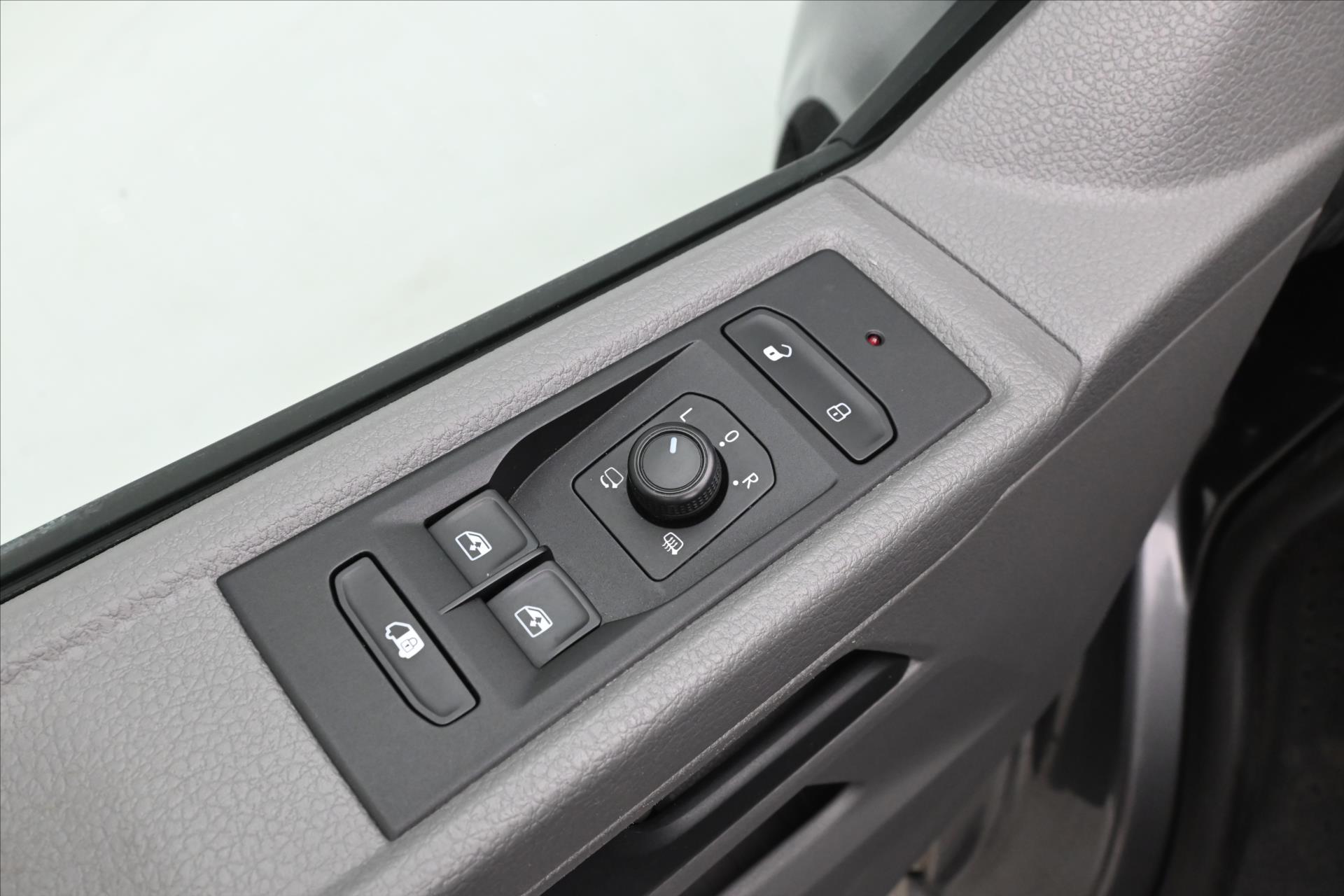 Hlavní fotografie vozu Volkswagen Transporter 2,0 TDI 110 kW DSG LONG Záruka až 5 let (25)