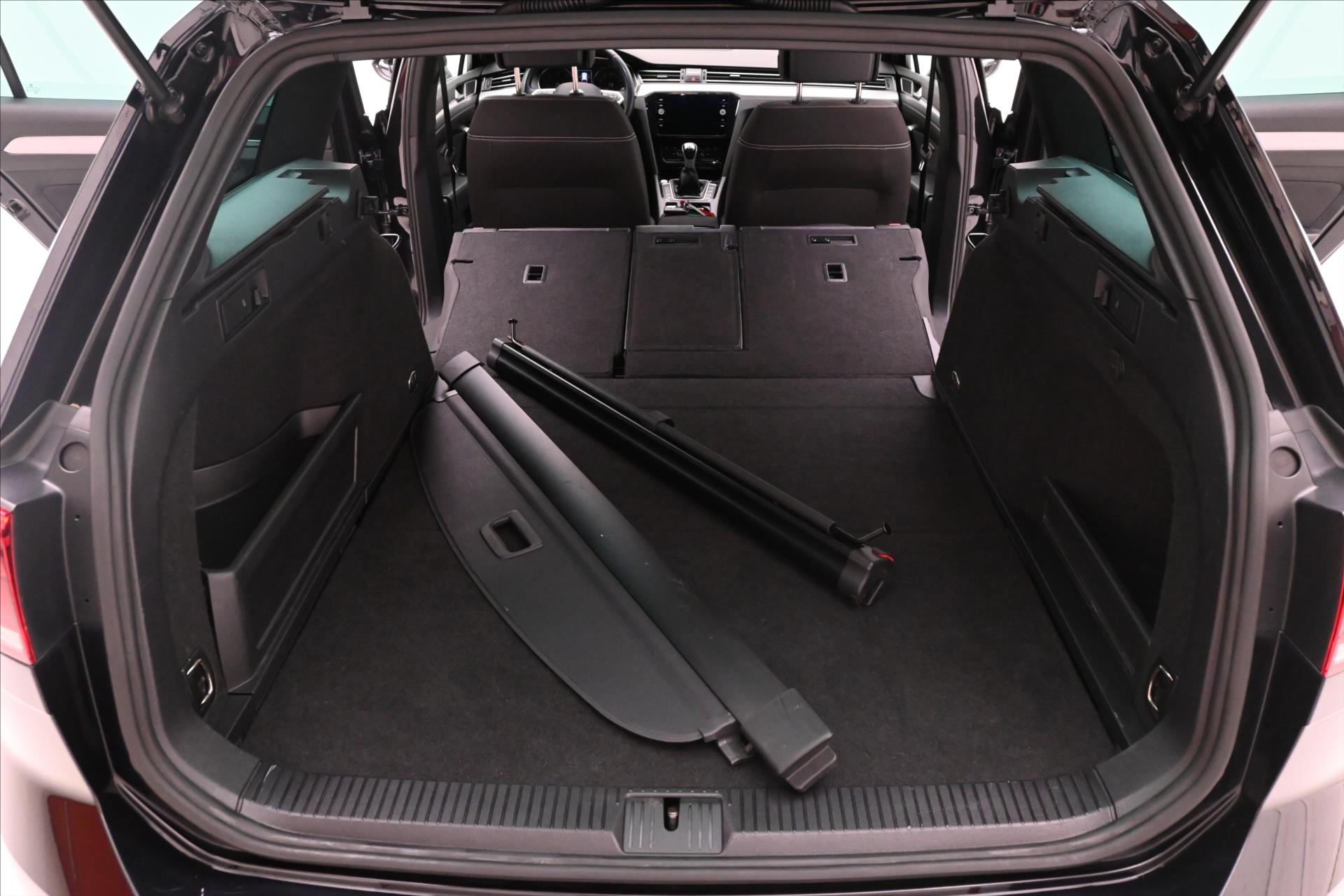 Hlavní fotografie vozu Volkswagen Passat 2,0 TDI 110 KW Business Záruka až 5 let (11)