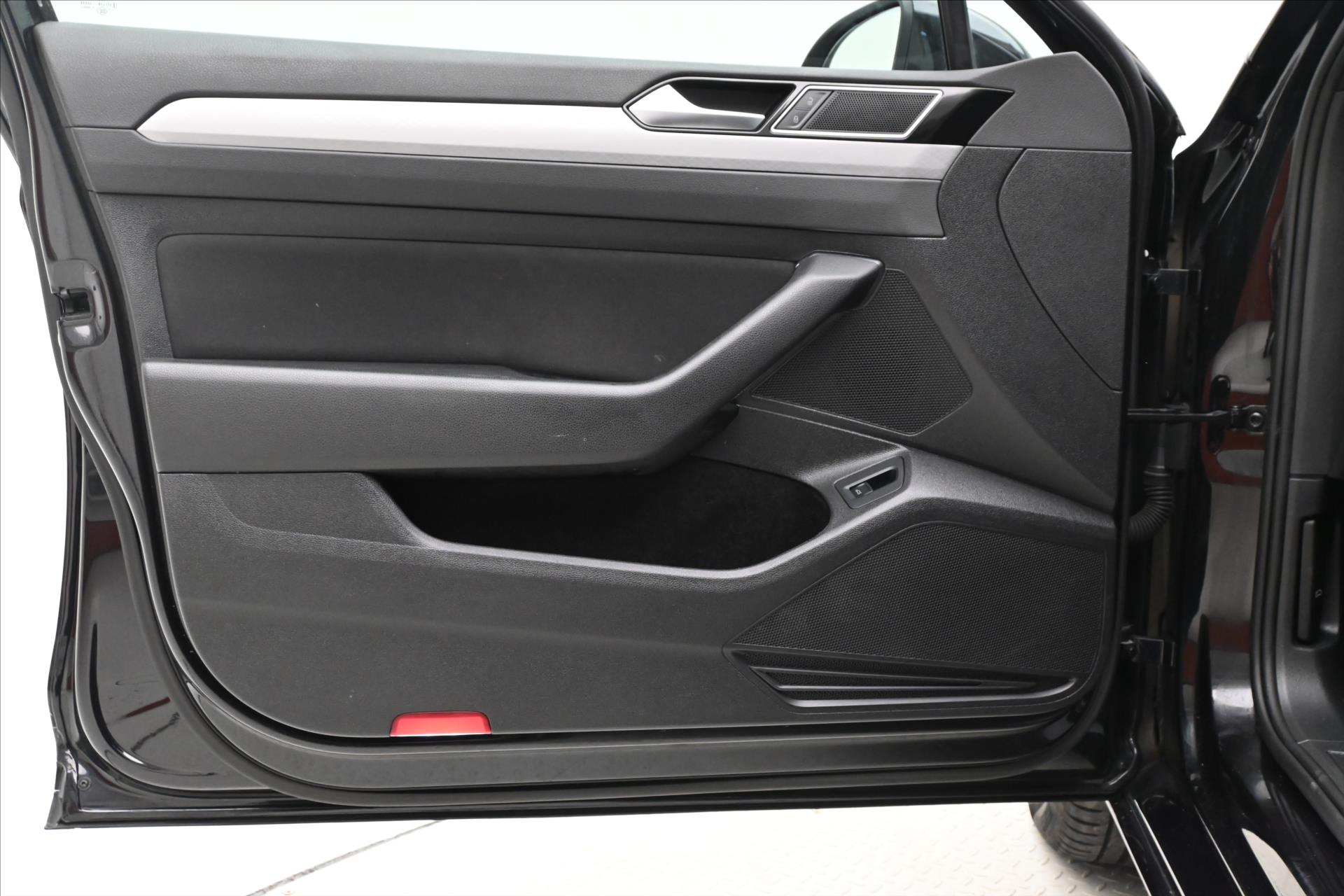 Hlavní fotografie vozu Volkswagen Passat 2,0 TDI 110 KW Business Záruka až 5 let (25)