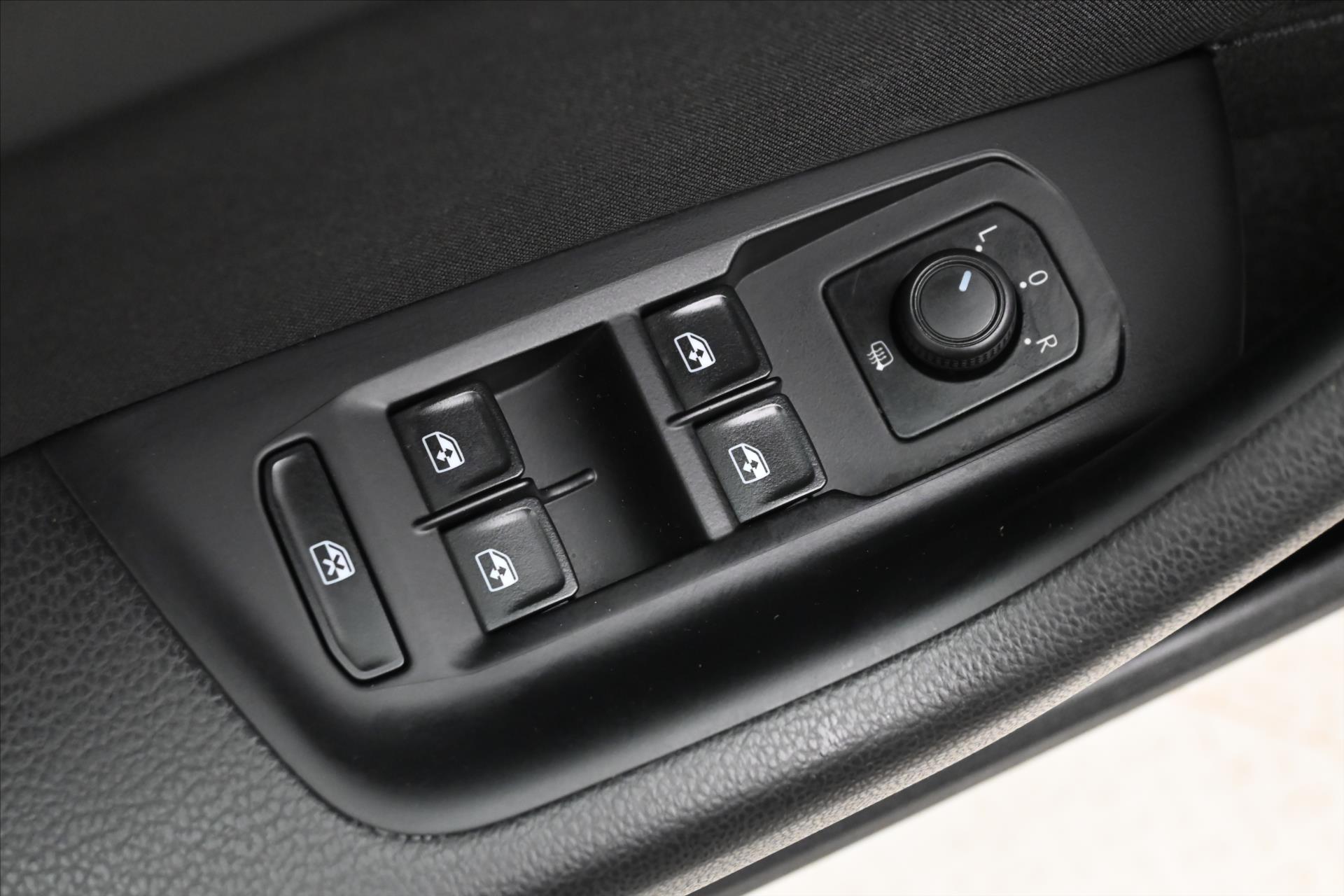 Hlavní fotografie vozu Volkswagen Passat 2,0 TDI 110 KW Business Záruka až 5 let (26)