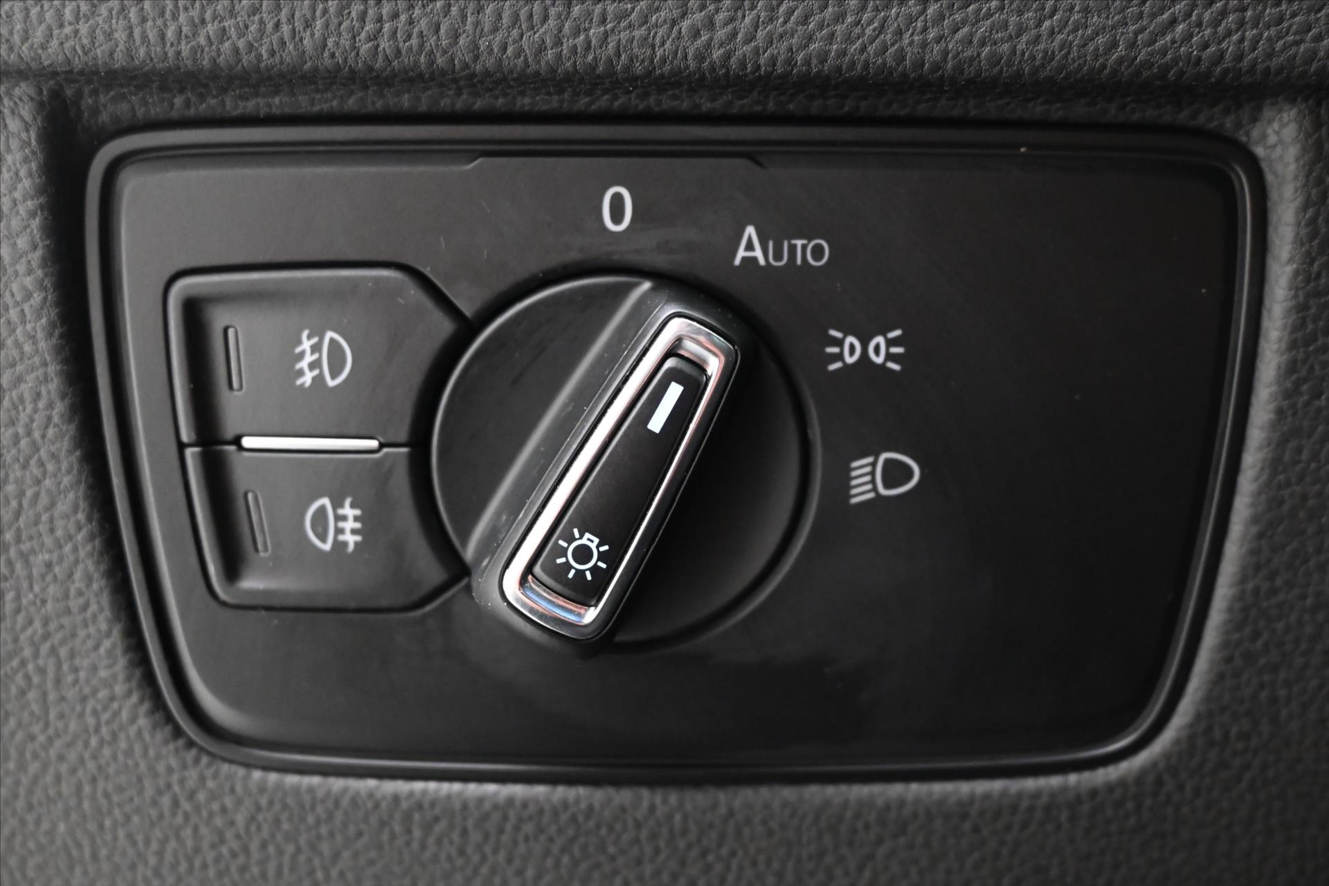 Hlavní fotografie vozu Volkswagen Passat 2,0 TDI 110 KW Business Záruka až 5 let (27)