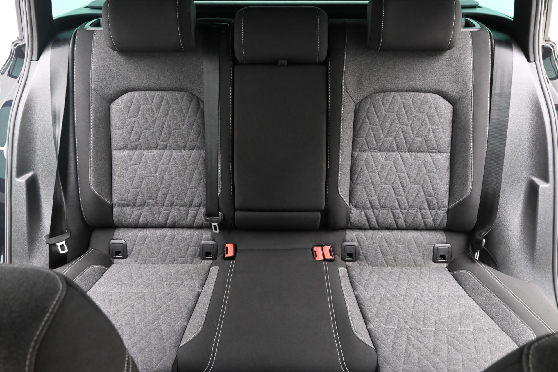 Hlavní fotografie vozu Volkswagen Passat 2,0 TDI 110 KW Business Záruka až 5 let (28)