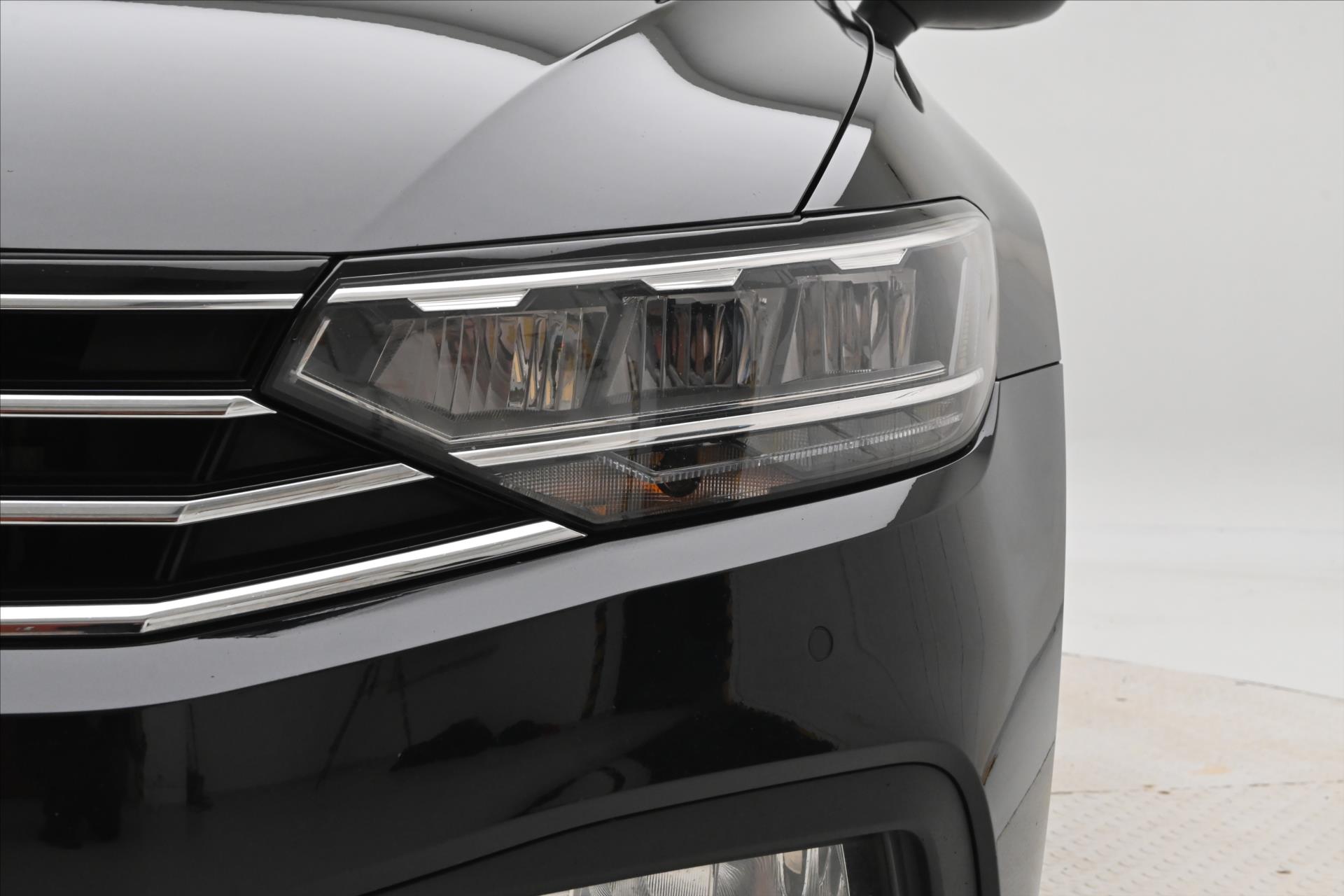 Hlavní fotografie vozu Volkswagen Passat 2,0 TDI 110 KW Business Záruka až 5 let (29)