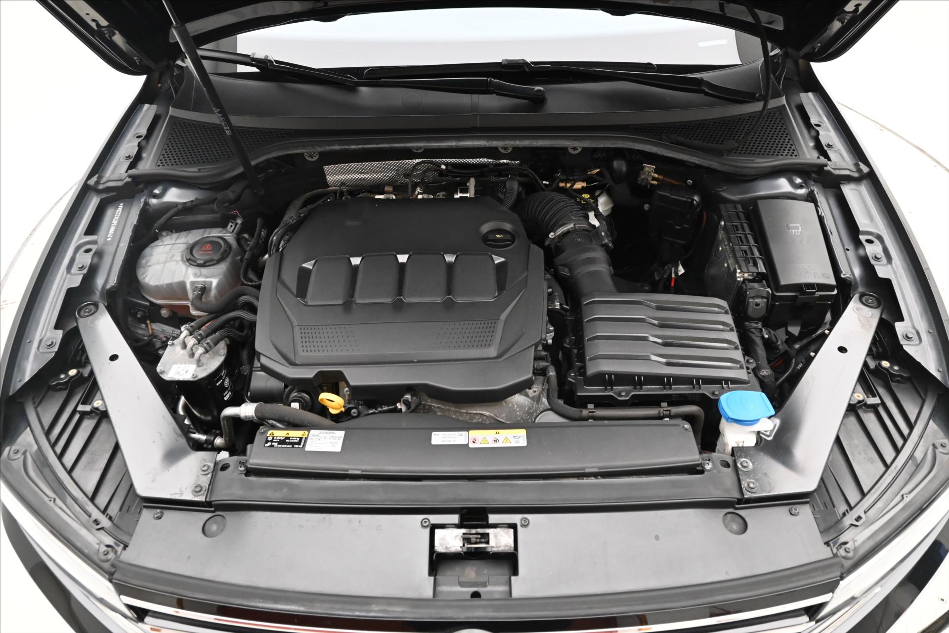 Hlavní fotografie vozu Volkswagen Passat 2,0 TDI 110 KW Business Záruka až 5 let (9)