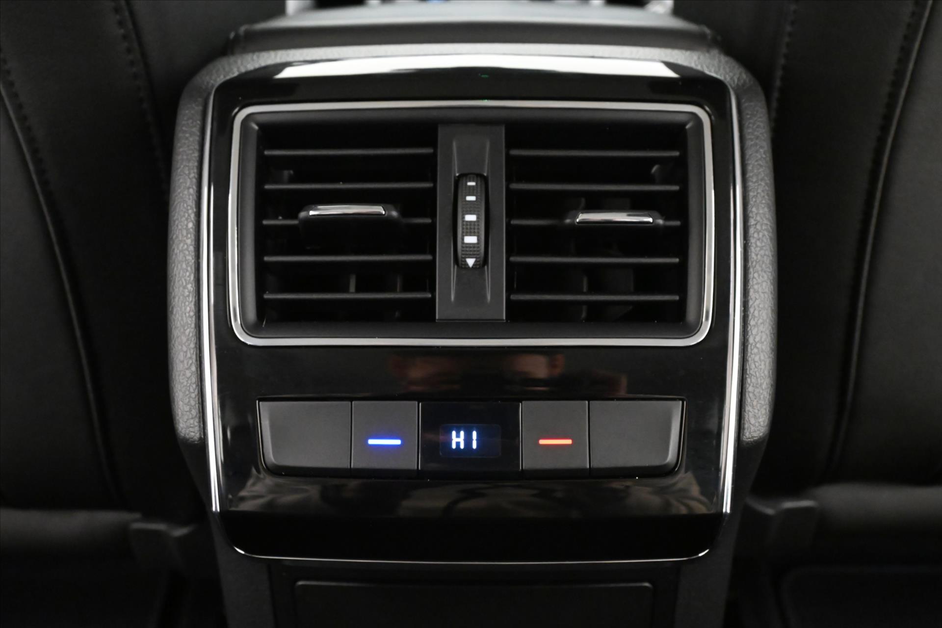 Hlavní fotografie vozu Škoda Superb 2,0 TDI 147 kW DSG STYLE Záruka až 5 let (22)