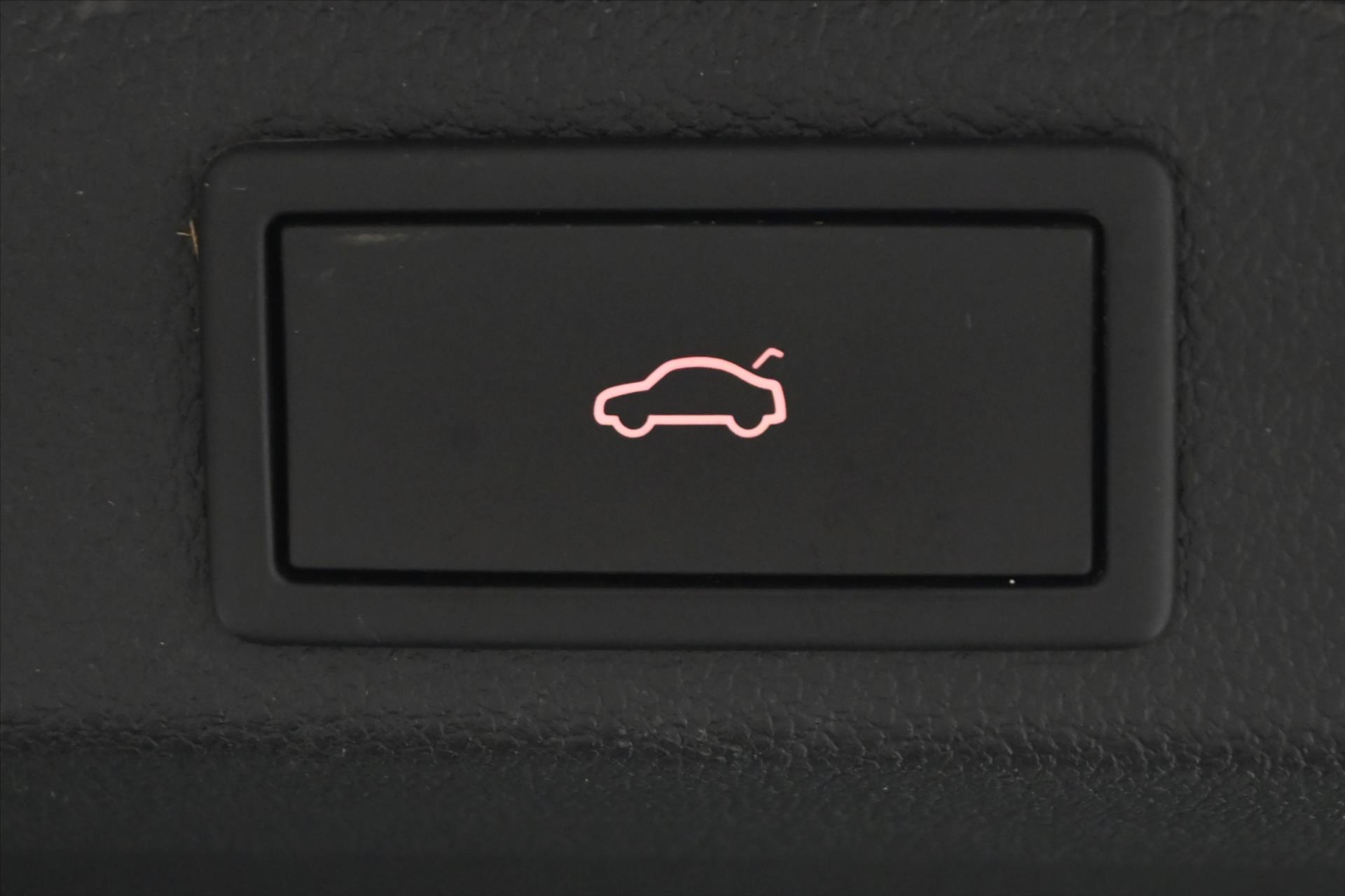 Hlavní fotografie vozu Škoda Superb 2,0 TDI 147 kW DSG STYLE Záruka až 5 let (28)