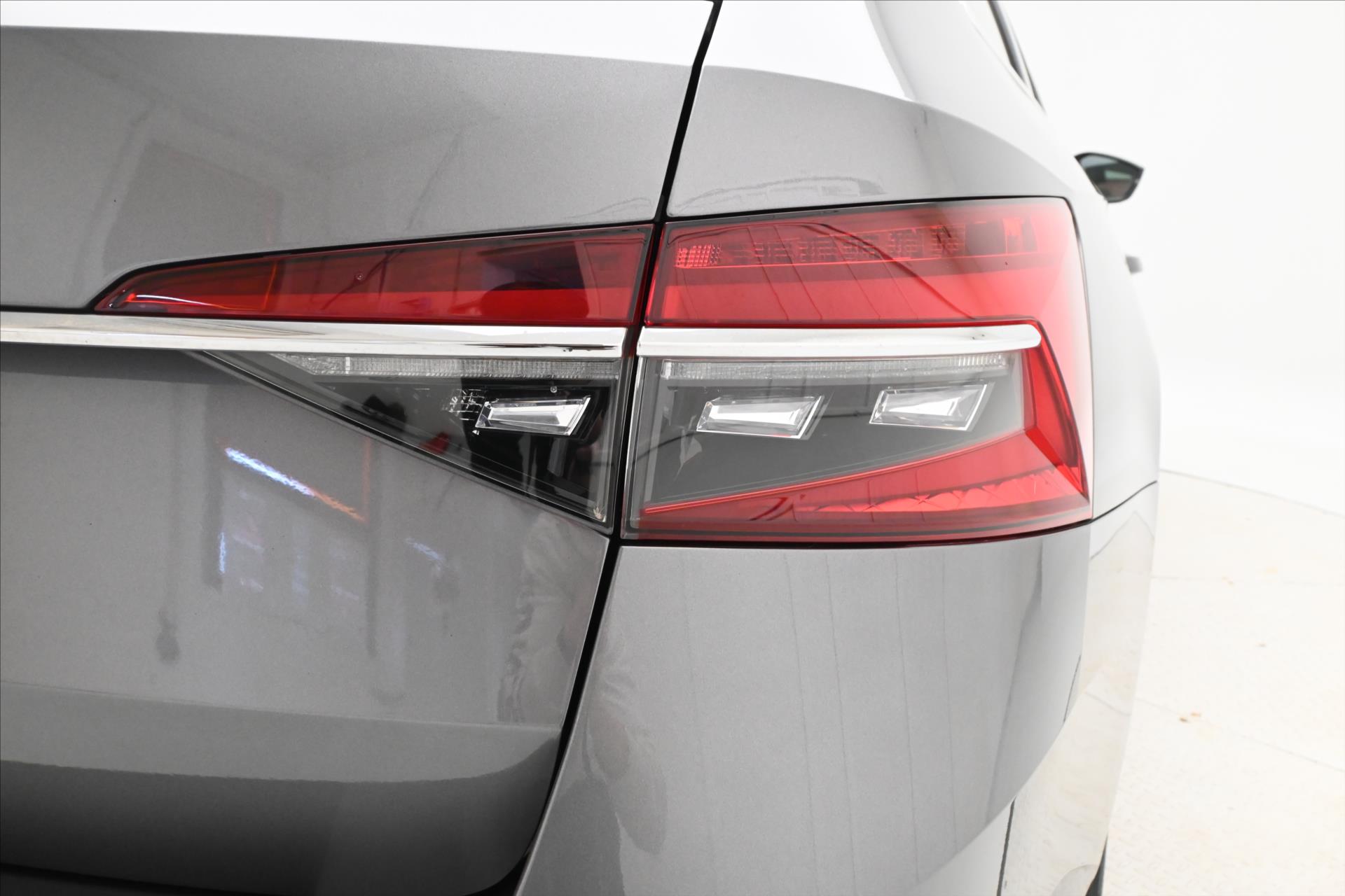 Hlavní fotografie vozu Škoda Superb 2,0 TDI 147 kW DSG STYLE Záruka až 5 let (31)