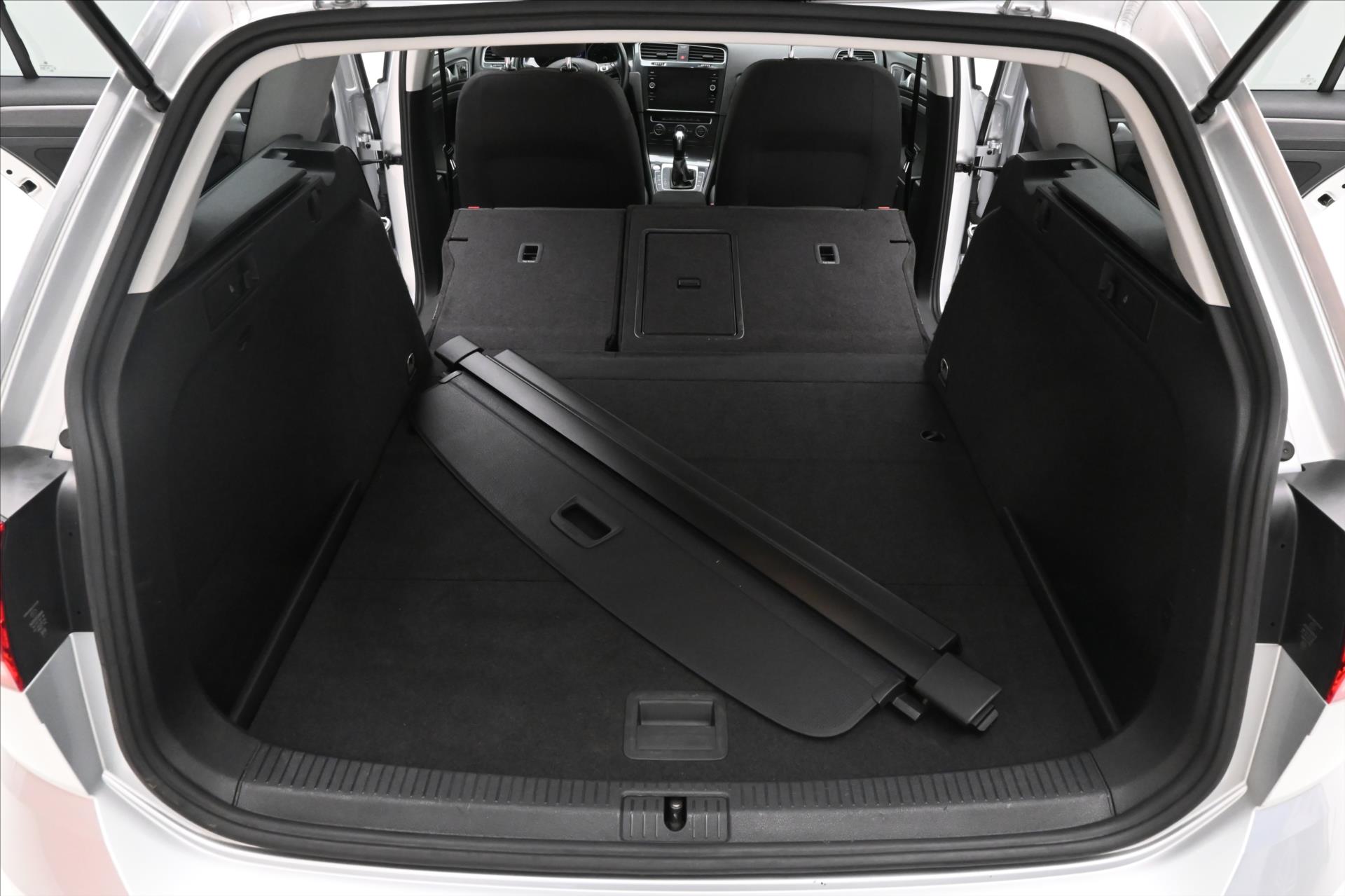 Main photo of the car Volkswagen Golf 2.0 TDI 110 KW DSG COMFORTLINE Warranty up to 5 years (11)