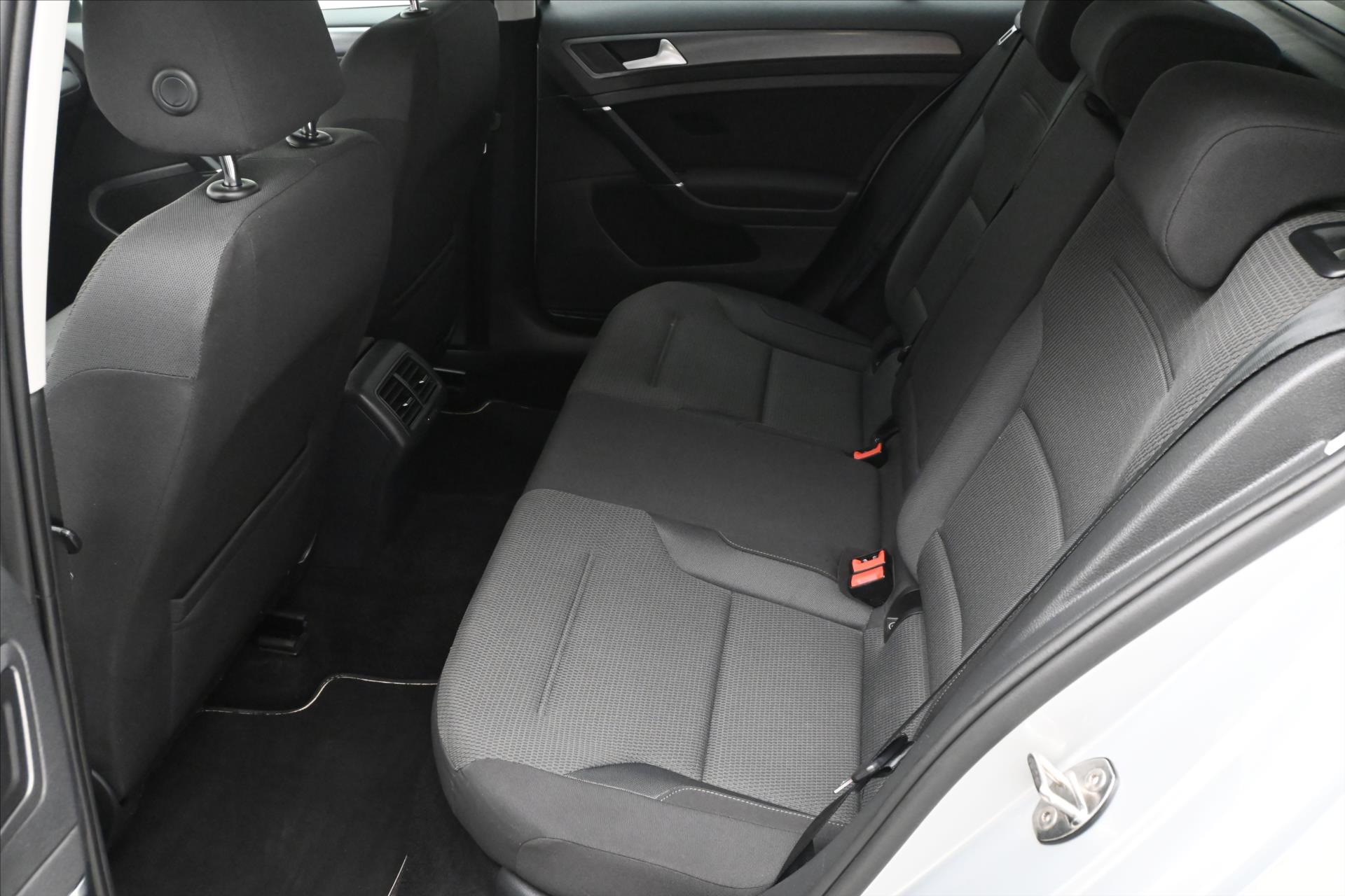 Main photo of the car Volkswagen Golf 2.0 TDI 110 KW DSG COMFORTLINE Warranty up to 5 years (14)