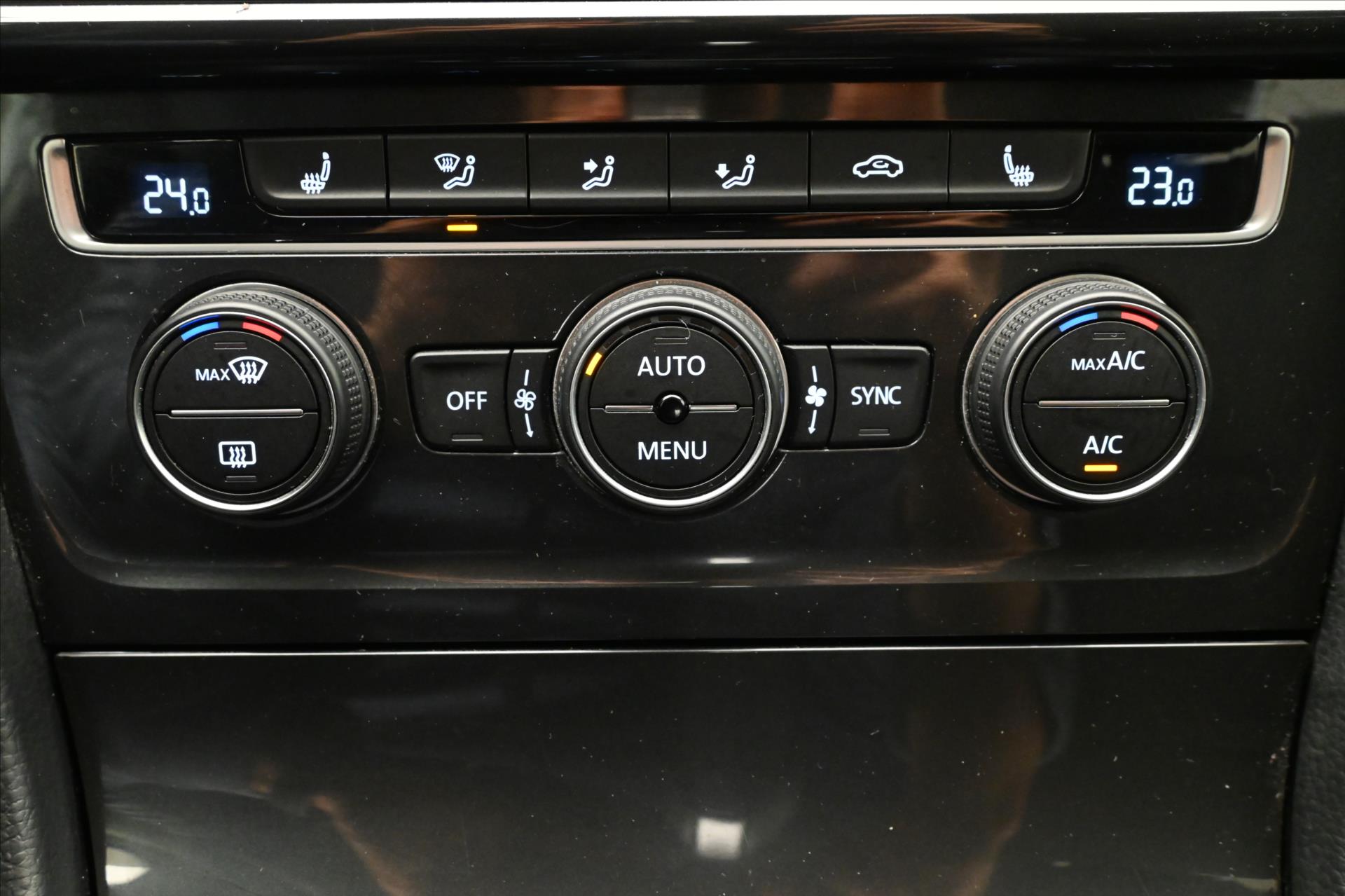 Main photo of the car Volkswagen Golf 2.0 TDI 110 KW DSG COMFORTLINE Warranty up to 5 years (20)