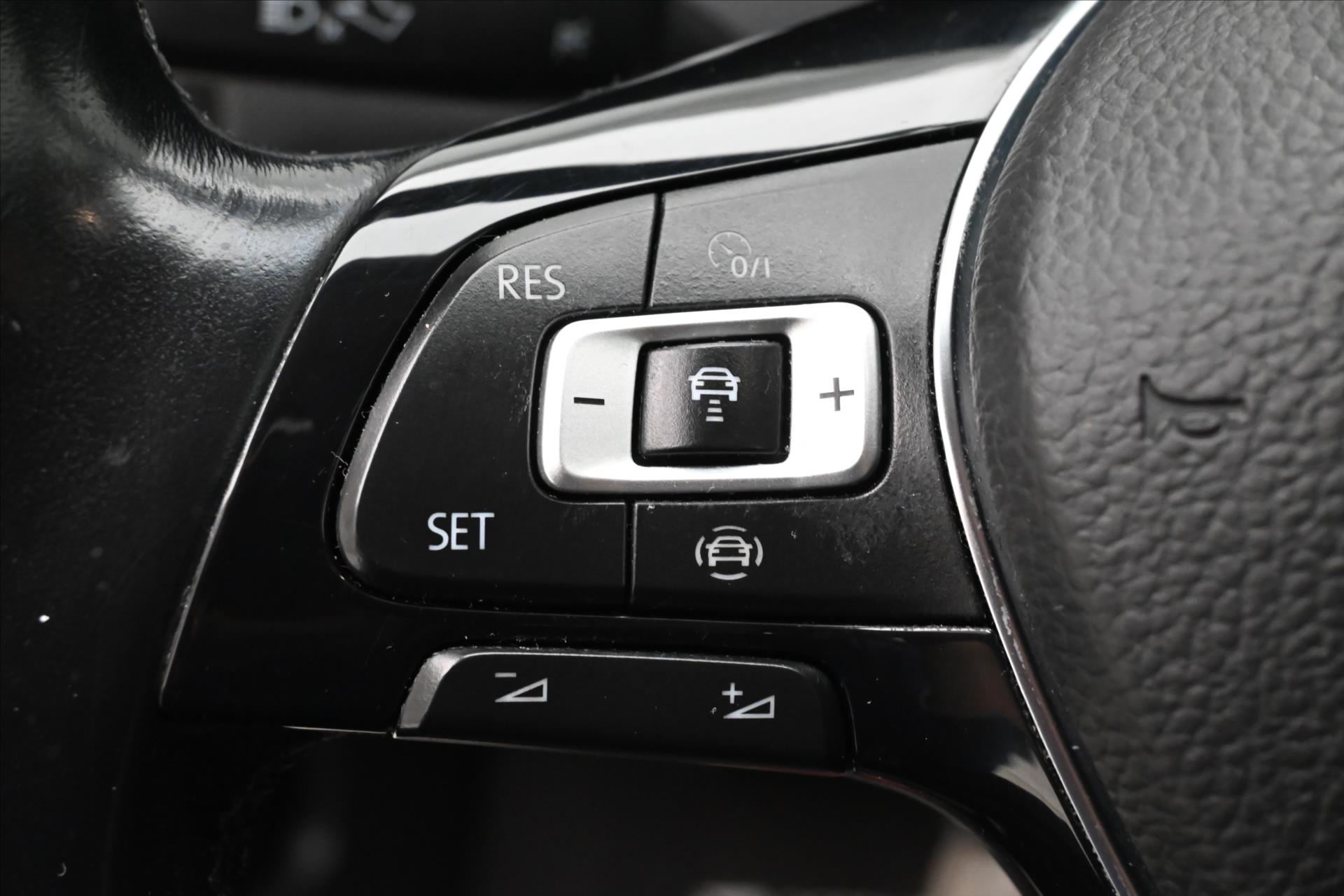 Main photo of the car Volkswagen Golf 2.0 TDI 110 KW DSG COMFORTLINE Warranty up to 5 years (22)