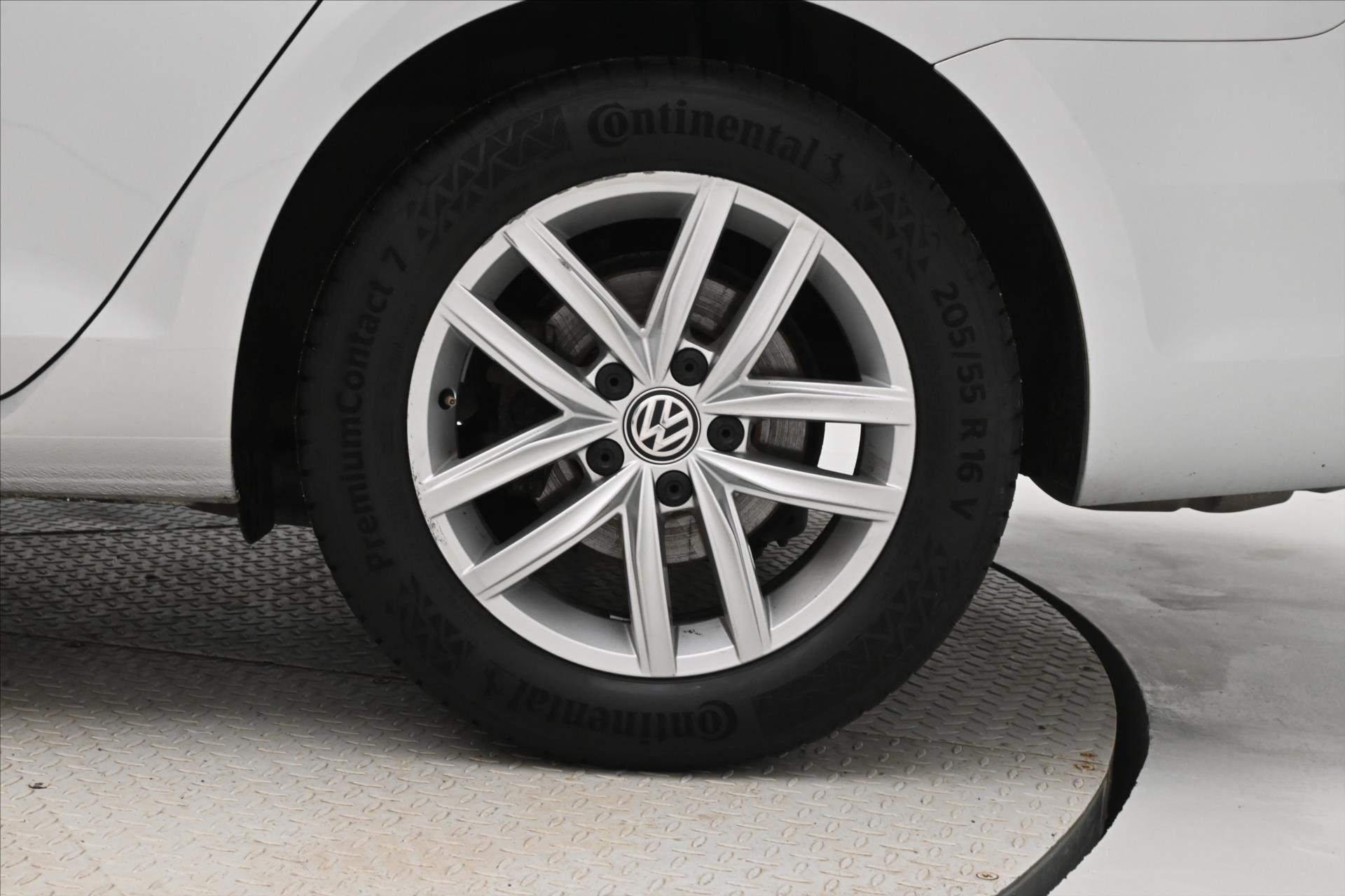 Main photo of the car Volkswagen Golf 2.0 TDI 110 KW DSG COMFORTLINE Warranty up to 5 years (30)