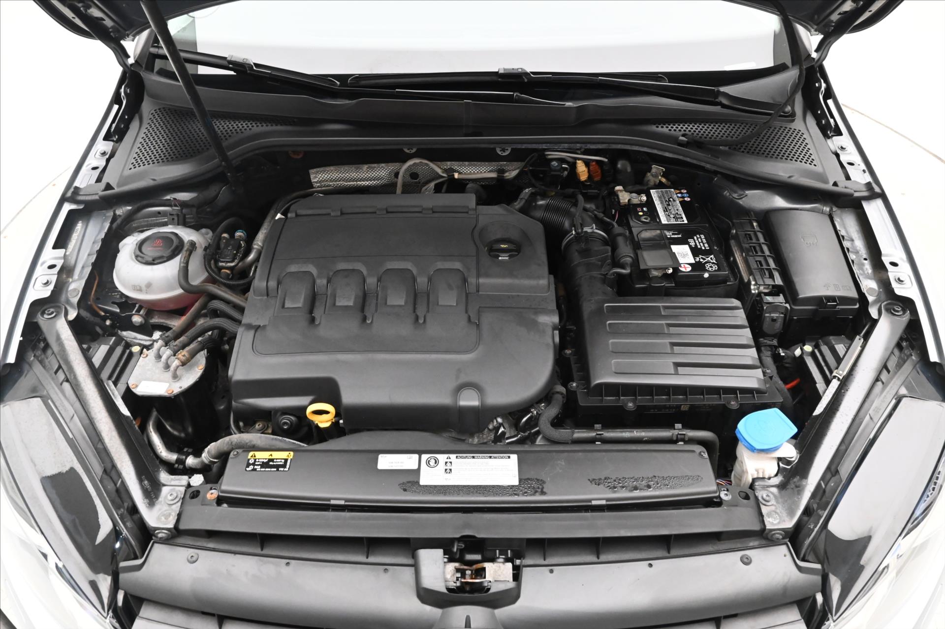 Main photo of the car Volkswagen Golf 2.0 TDI 110 KW DSG COMFORTLINE Warranty up to 5 years (9)