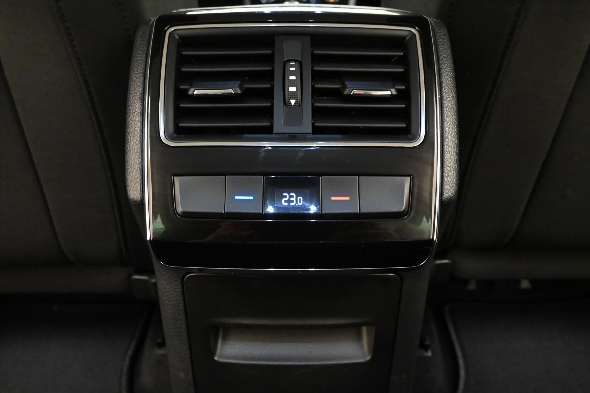 Hlavní fotografie vozu Škoda Superb 2,0 TDi 110kW DSG STYLE Záruka až 5 let (21)