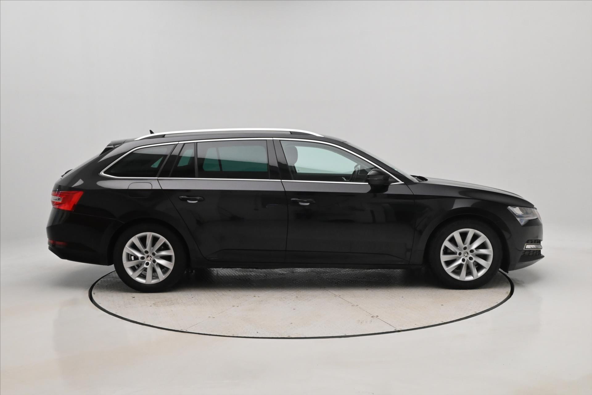 Hlavní fotografie vozu Škoda Superb 2,0 TDi 110kW DSG STYLE Záruka až 5 let (4)