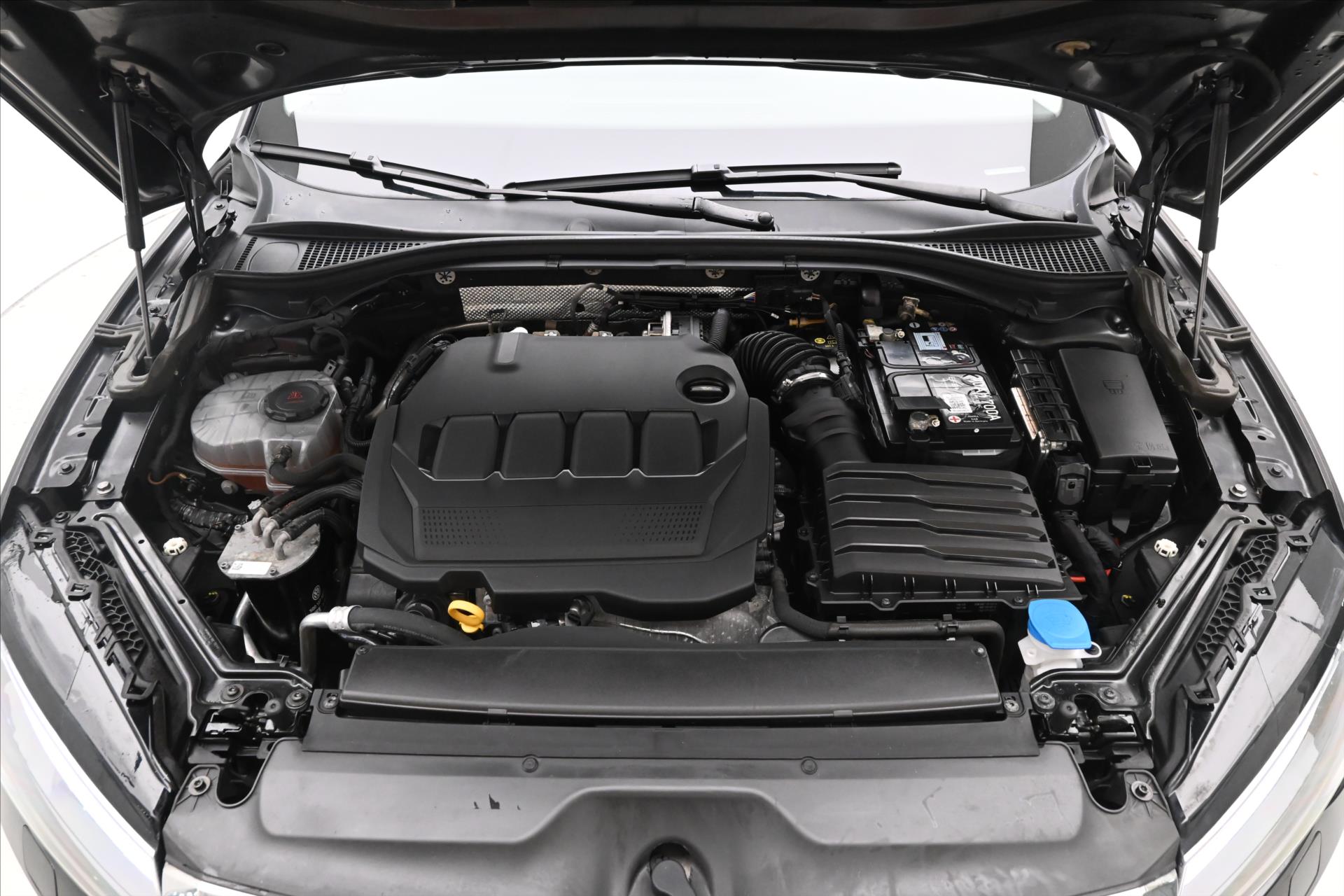 Hlavní fotografie vozu Škoda Superb 2,0 TDi 110kW DSG STYLE Záruka až 5 let (9)